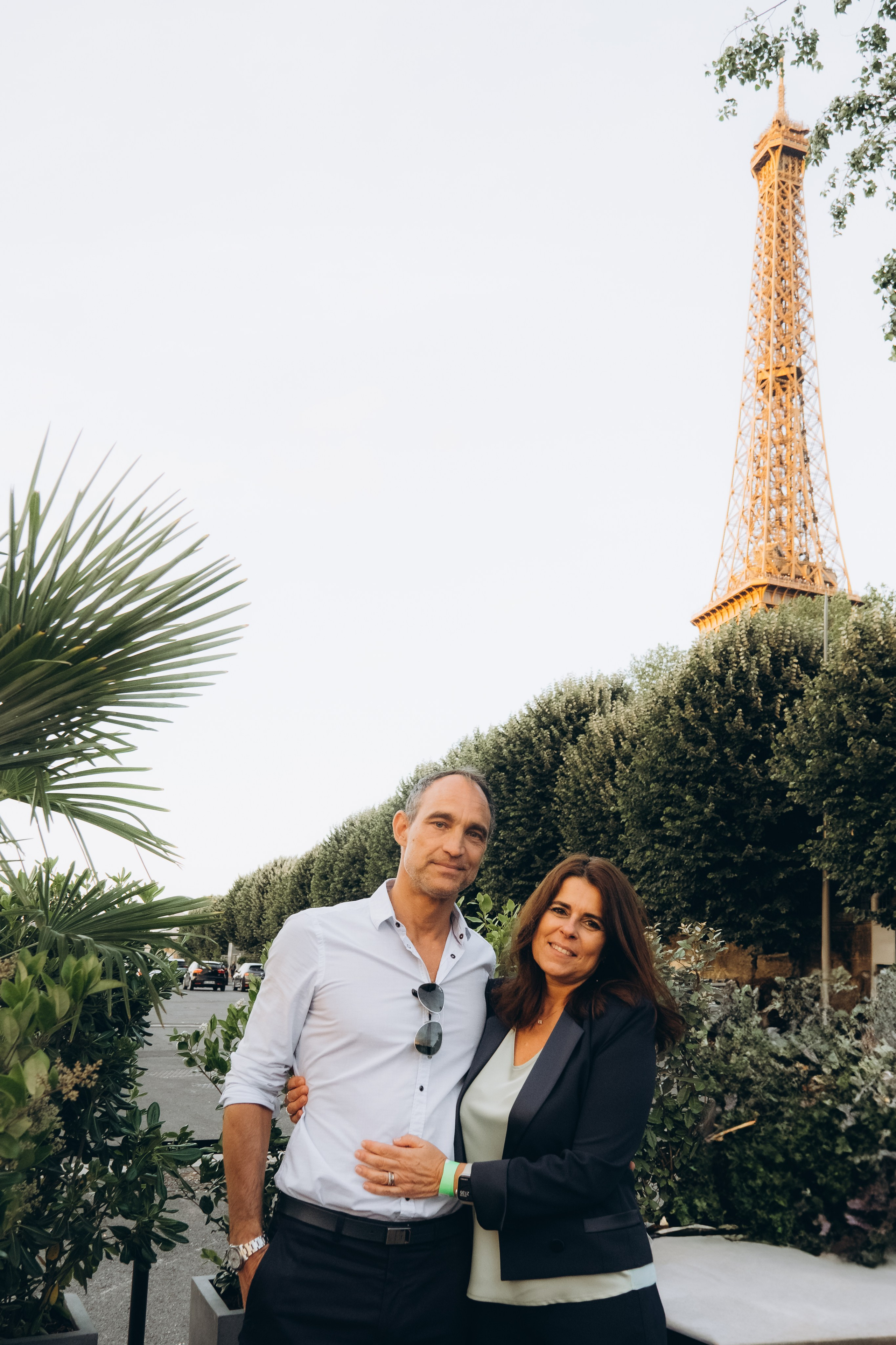 Marie’s Birthday with an Eiffel Tower view. Photographer in Paris Marina Chaput