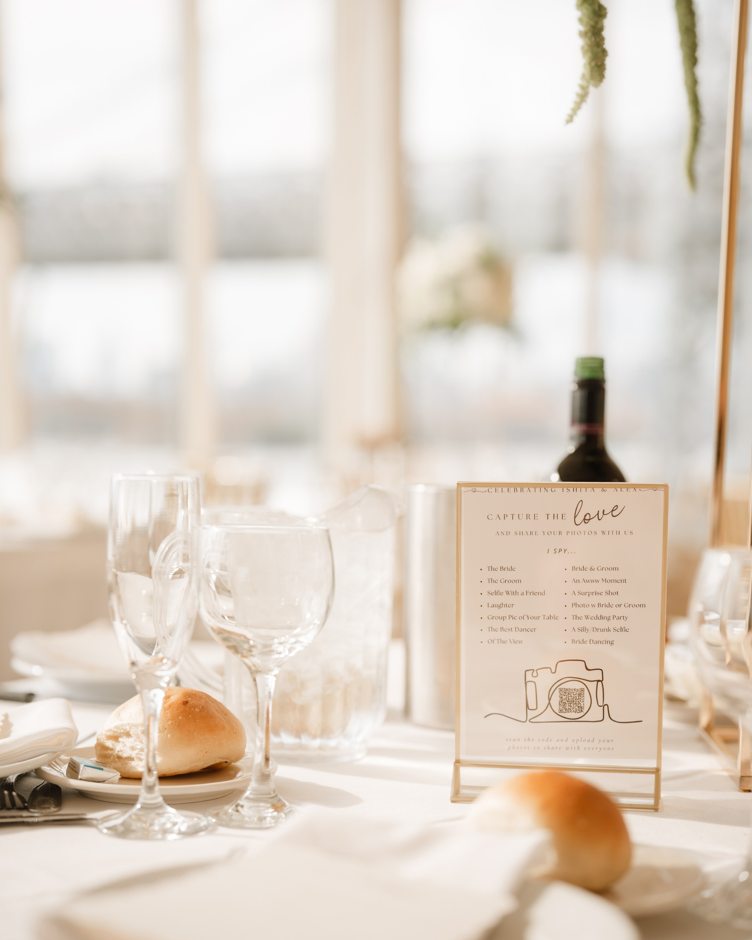 A wedding with a view of the Williamsburg Bridge. Portrait and wedding photographer in New York