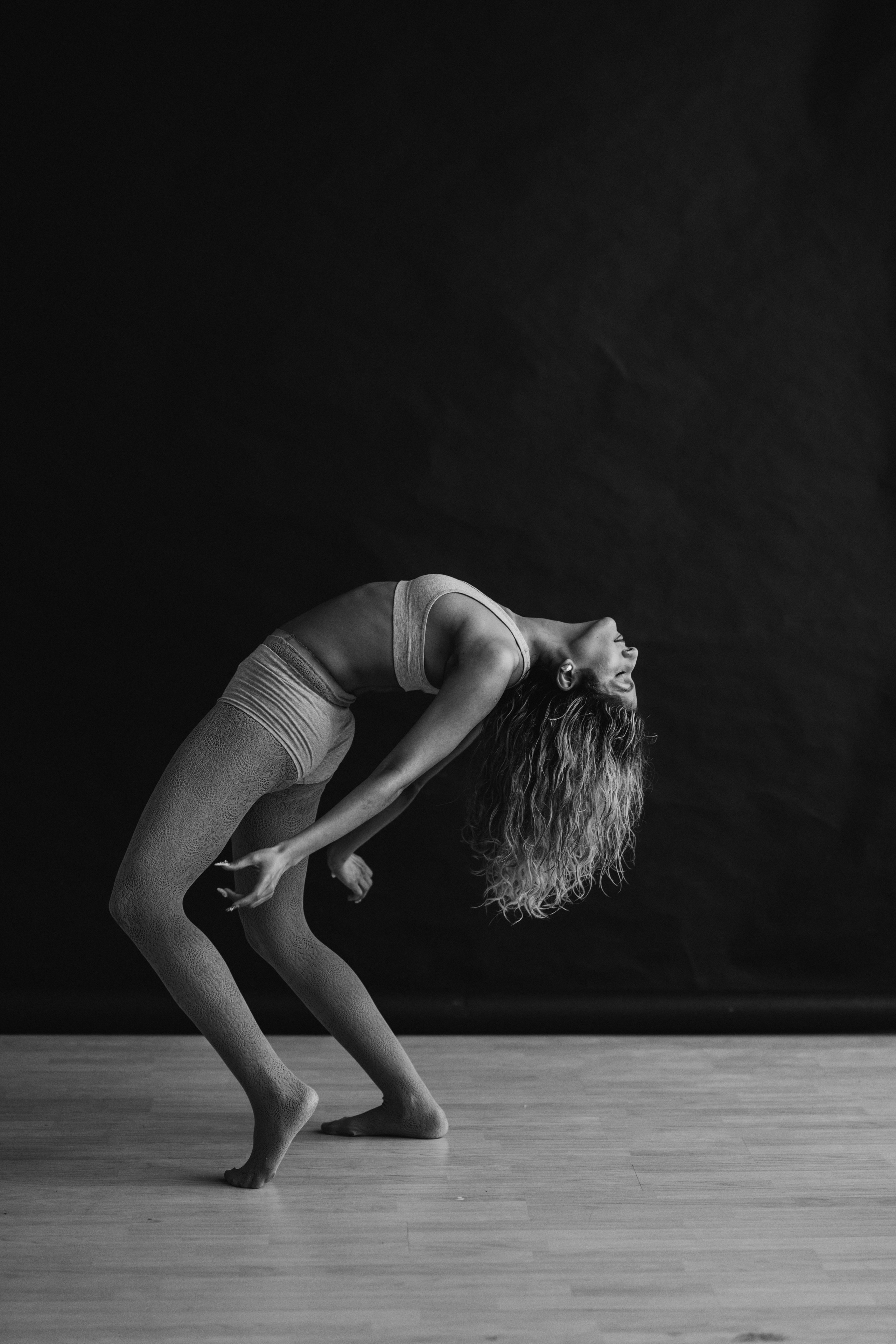 DANCERS. Victoria Olonen – Cinematic Portrait Artist | Helsinki & Europe