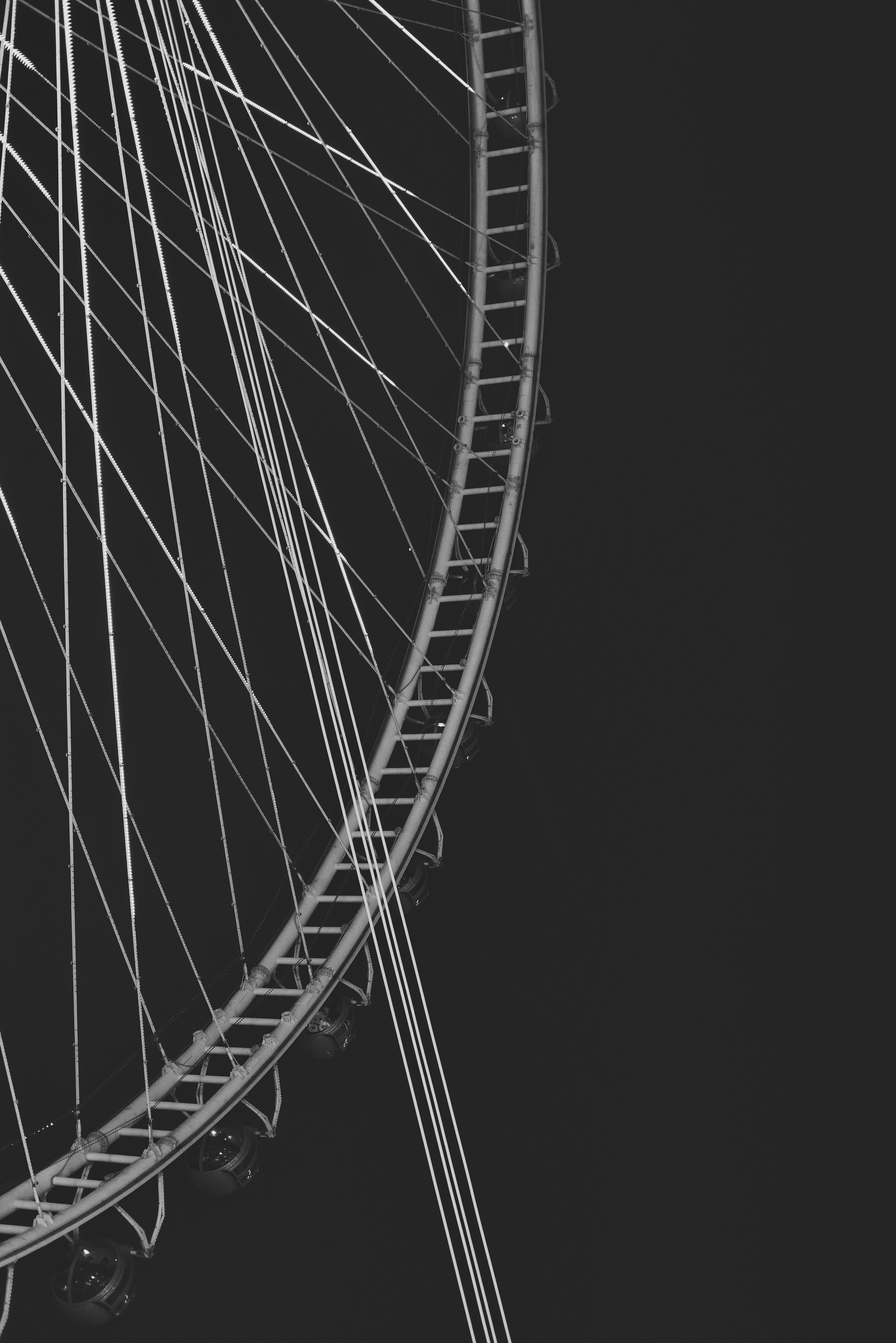 黑白照片 | Ferris wheel in Black and White Photography | China