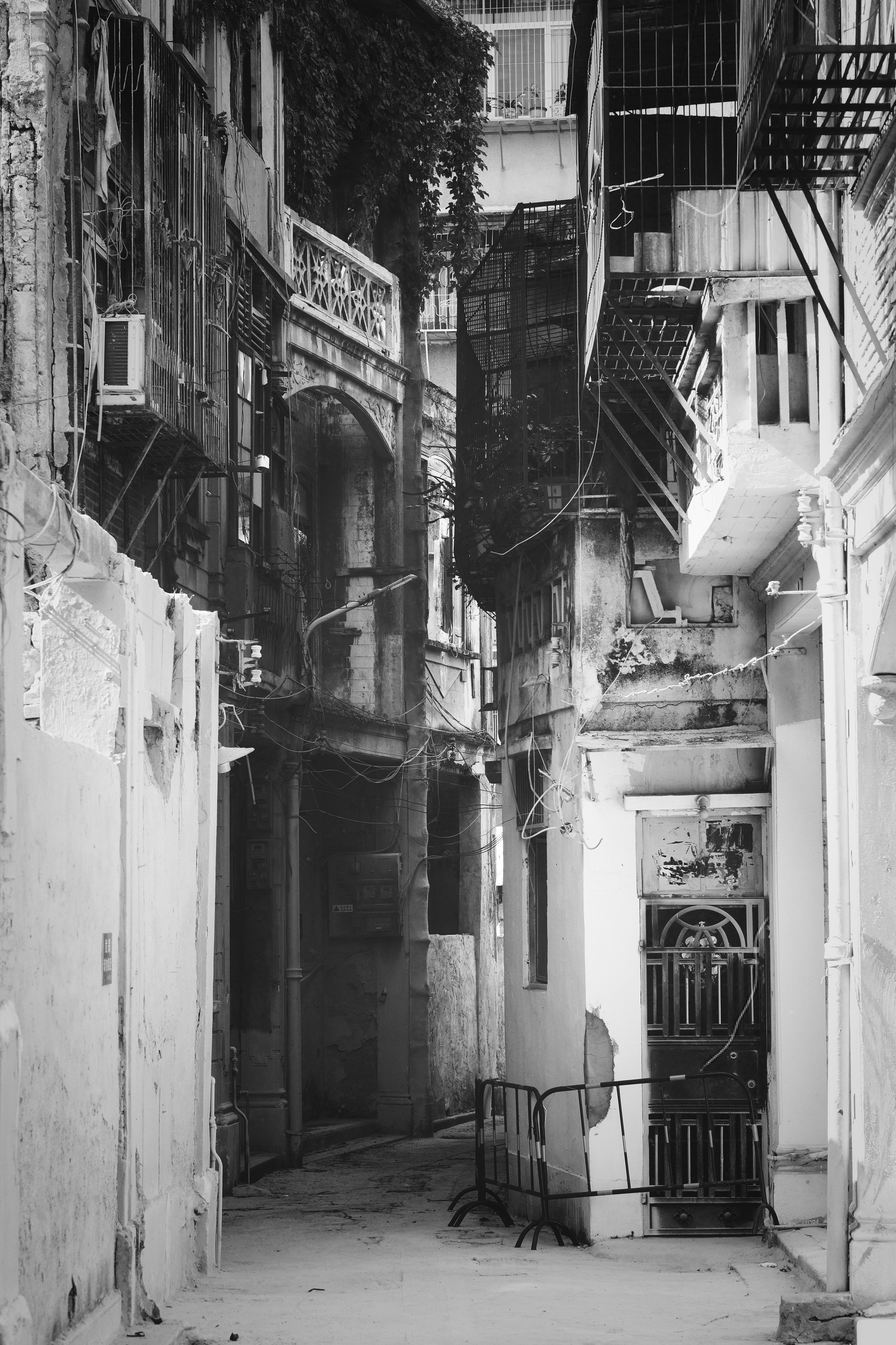 China Town | Shantou City | China | China Town in Black and White Photography | Camera: FUJIFILM X-Pro3 56mm F1.2