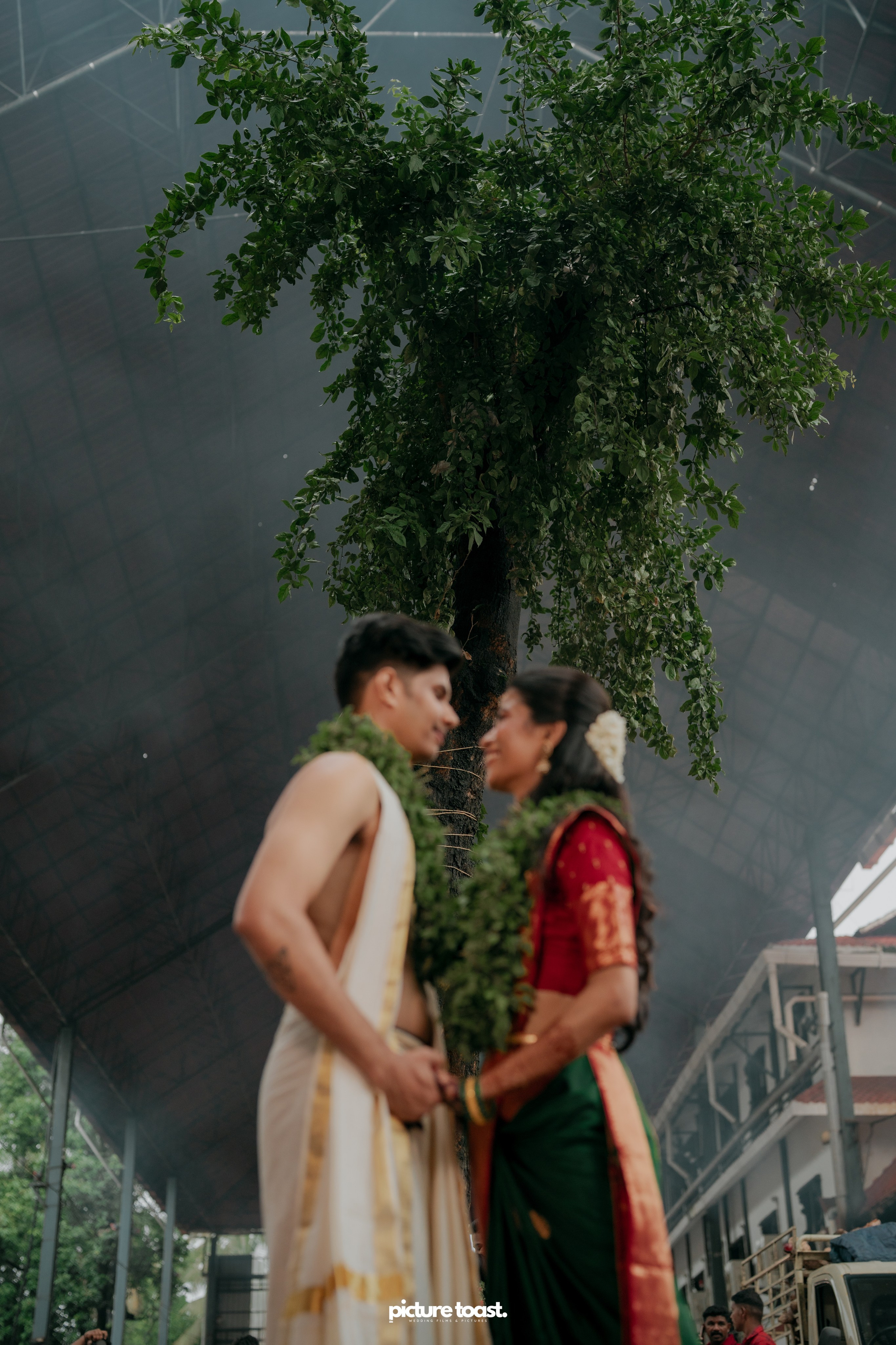 Guruvayur Wedding Ft. Athira & Abilash. Fine art Wedding Photographers in India & Canada