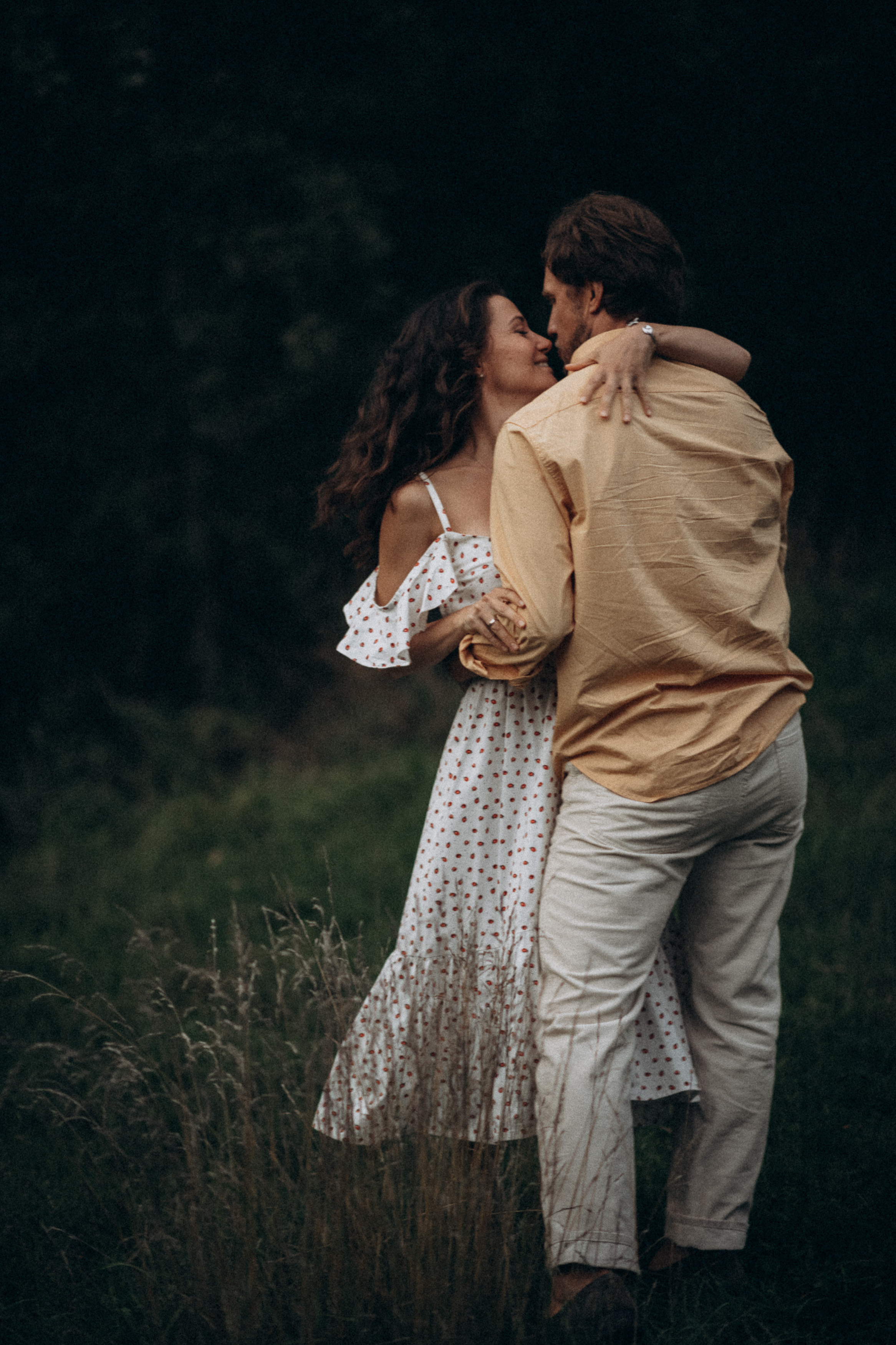 Romantic photoshoot in the park. Wedding & Family photographer in County Donegal and Dublin, Ireland