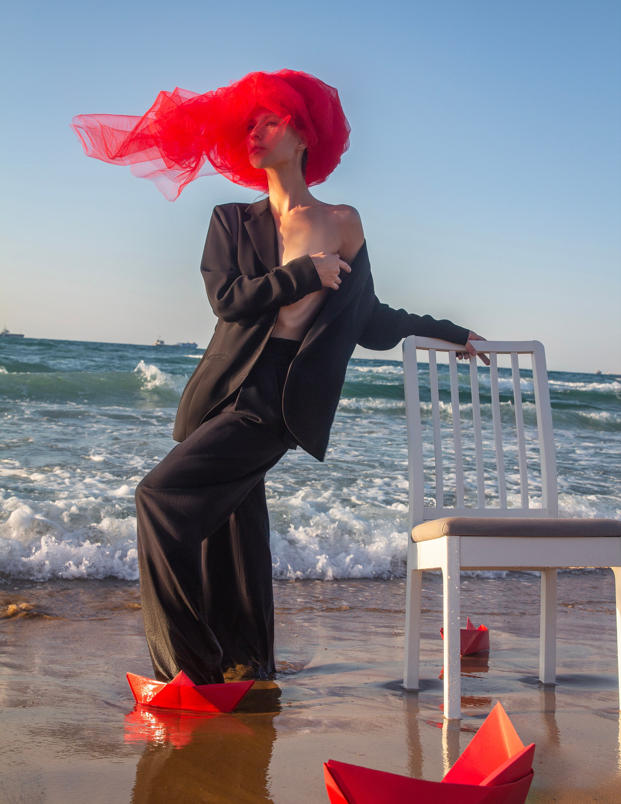 креативная фотосессия в Стамбуле у моря в стиле арт