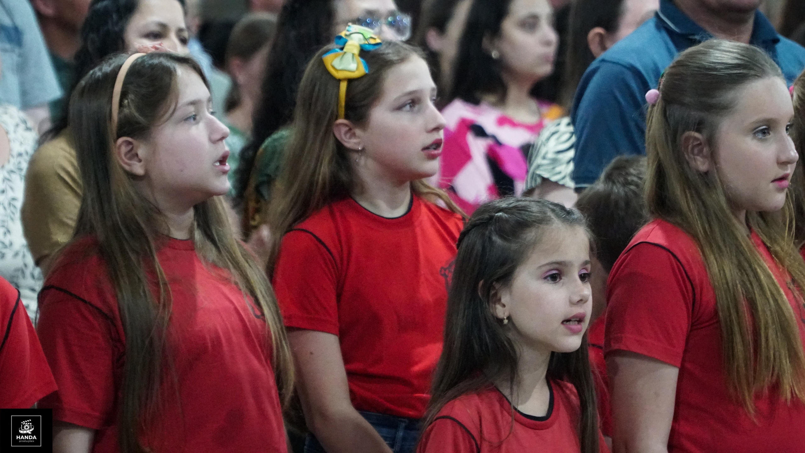 Noite autógrafos colégio Aurélio Buarque de Holanda. Handa Produções