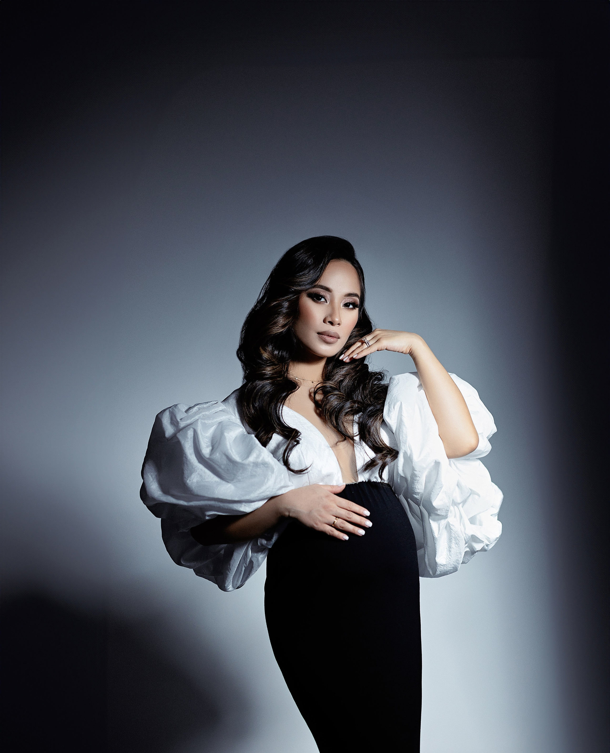 Studio Maternity. Professional photographer in NYC Kristina Bagdasaryan