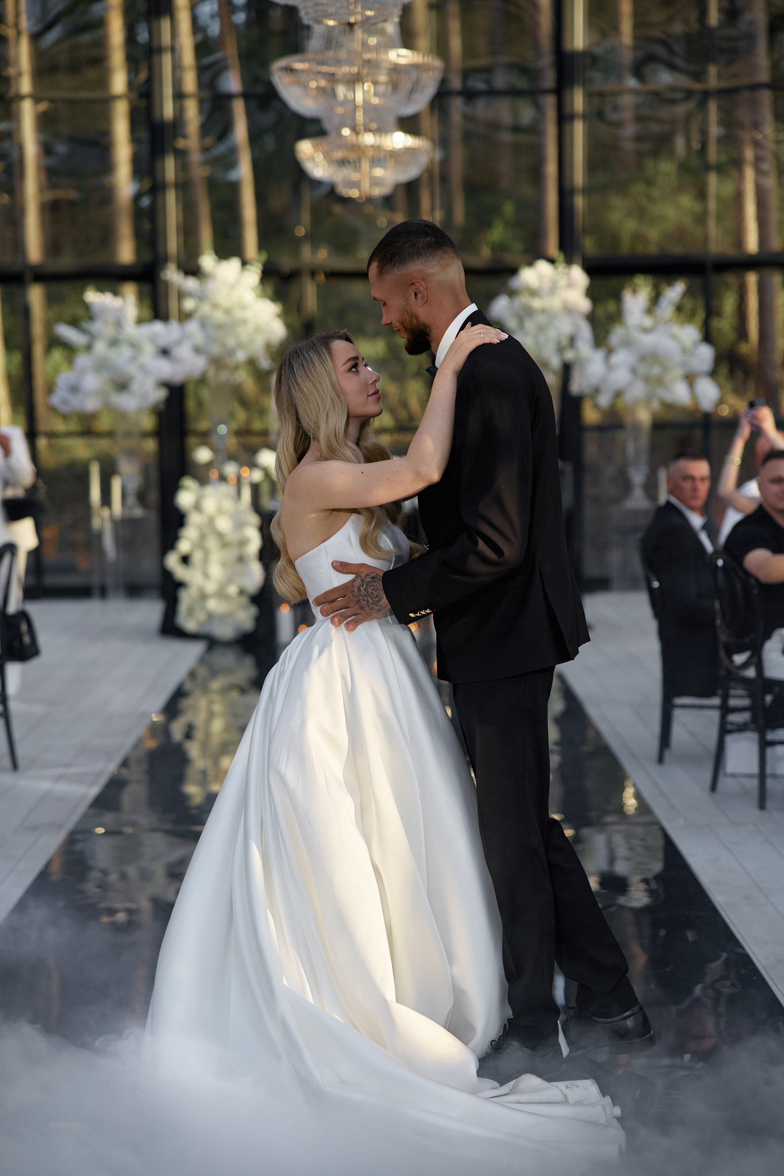 Natalia & Roman. Dworek przy lesie. Fotograf ślubny i rodzinny w Krakowie Yana Klymova