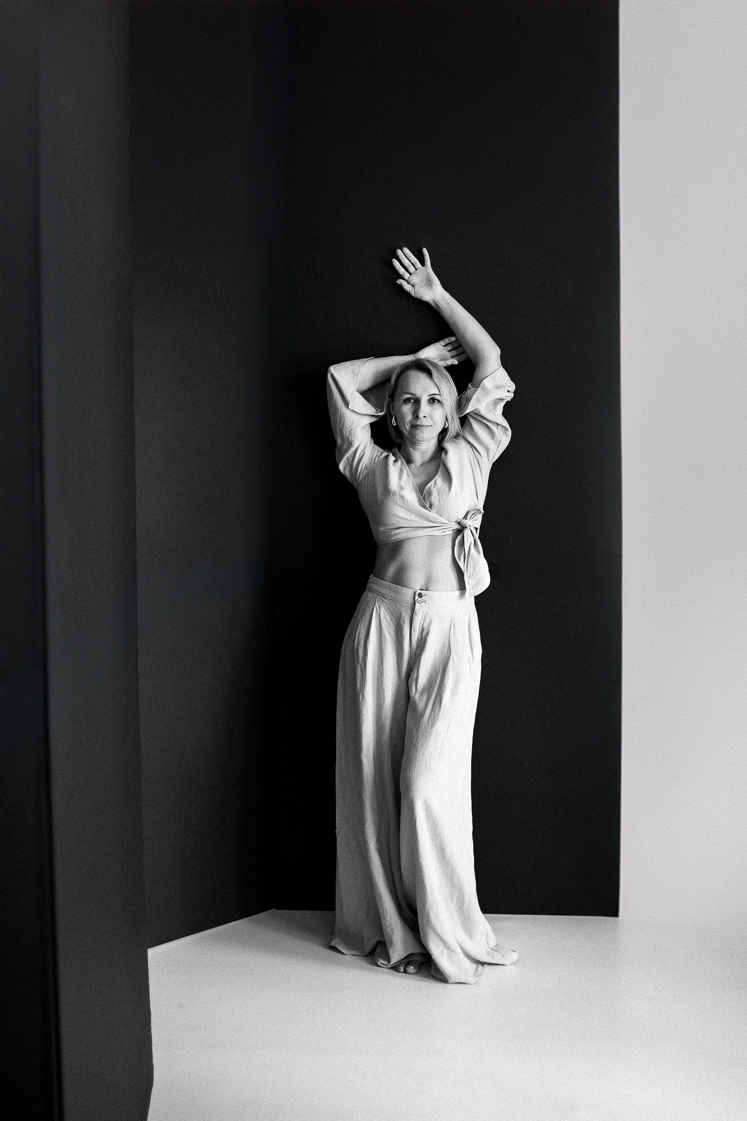 Rawnoir- Portrait photography by Daria Paliy.Timeless black&white portraits of women in NYC area