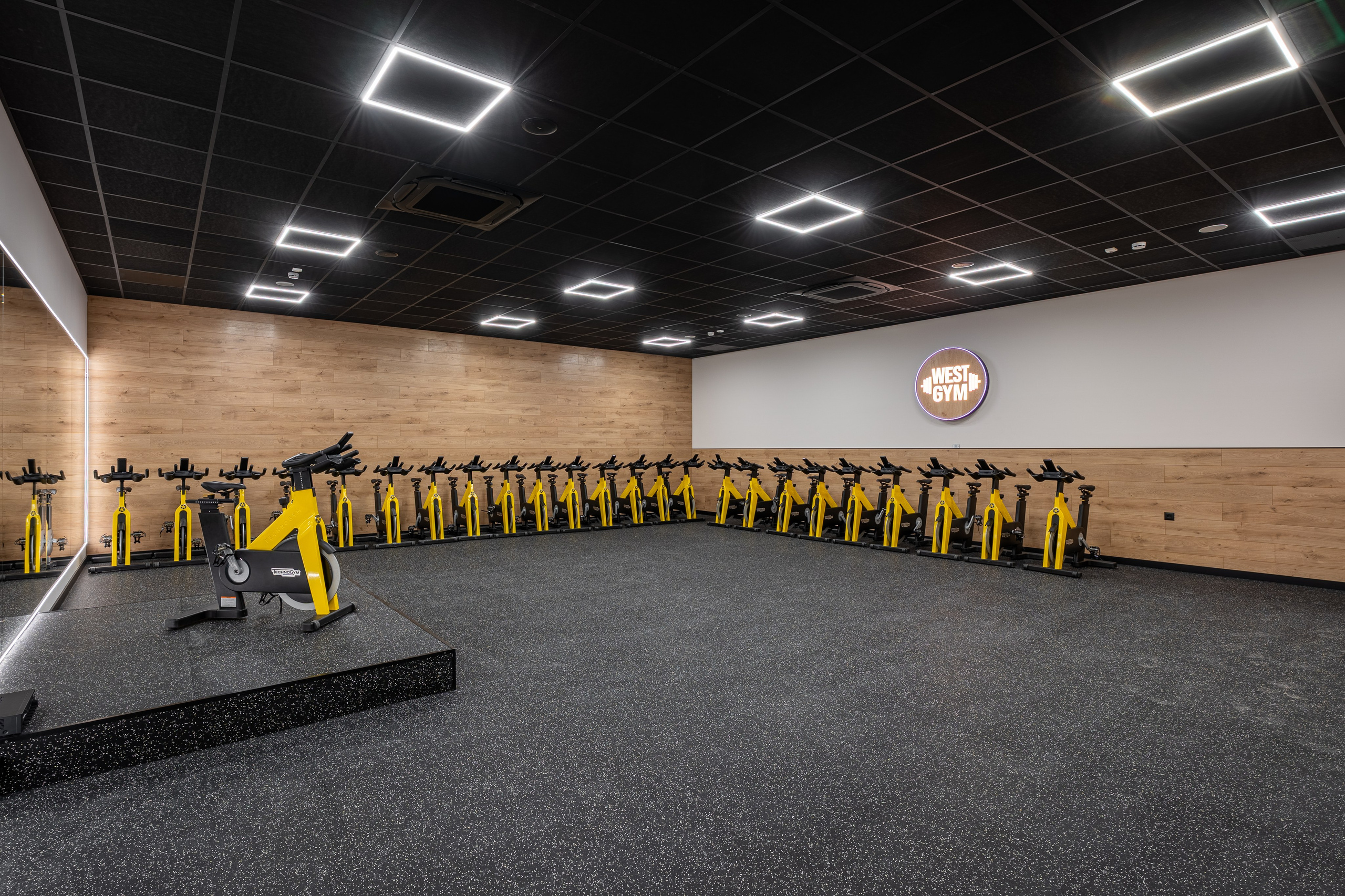 WEST GYM PARK MAXX. Професионален фотограф в Пловдив и областта