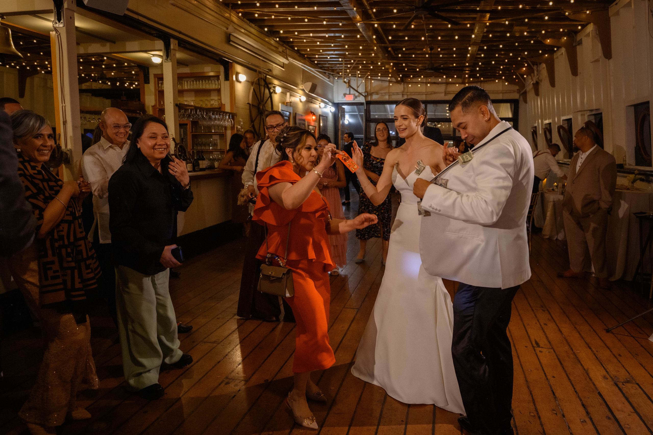 Kevin & Katie. Wedding & portrait photography in the Seattle Area. Helen Michelle photographer