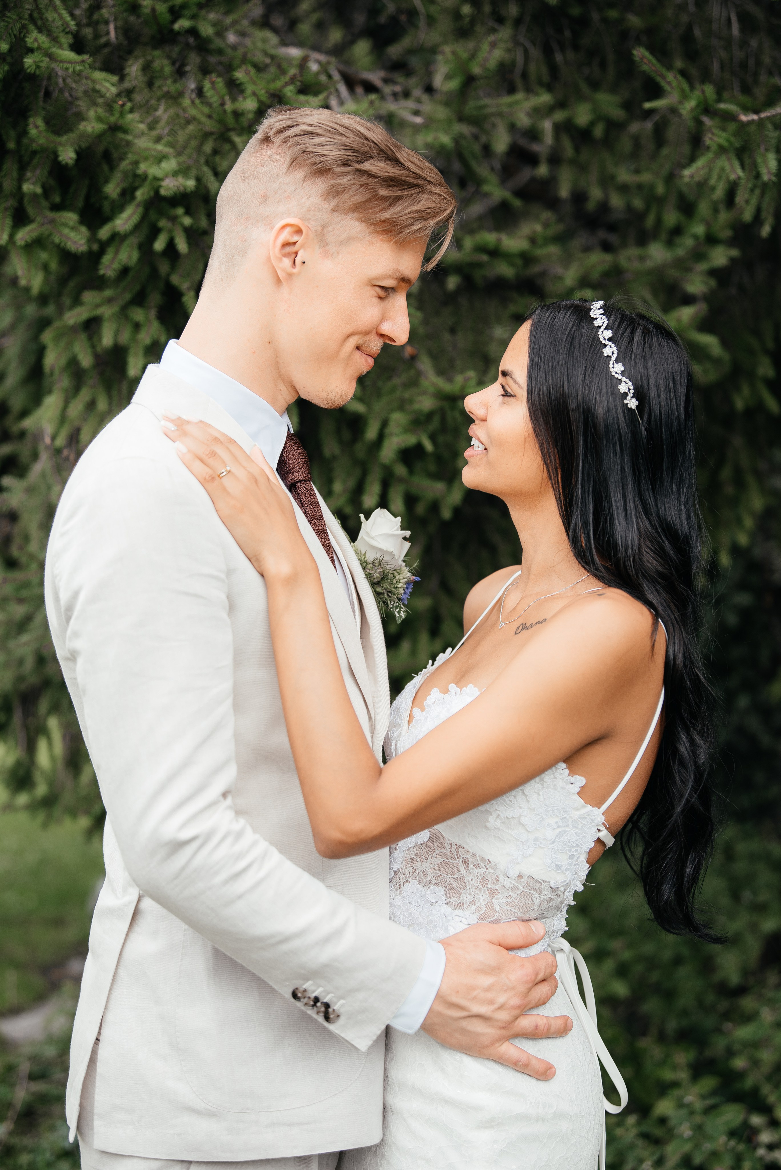 KAIANE & BENJAMIN Meilen, Switzerland. I am Elena Altendorfer. Wedding photographer in Zurich and Switzerland