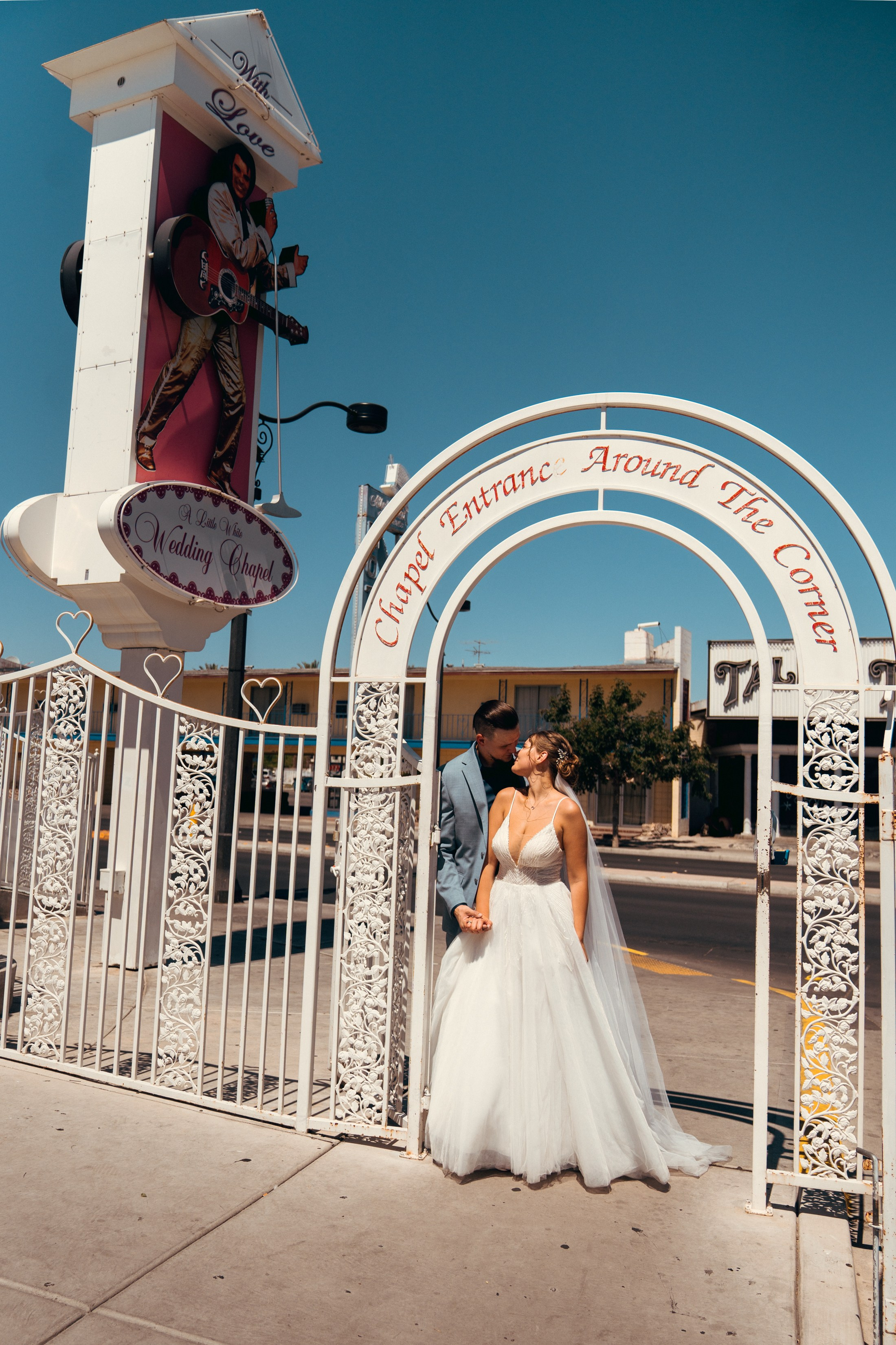 Anastasia&Alex. Wedding & elopement photographer Viktoriya Kravtsov. Las Vegas