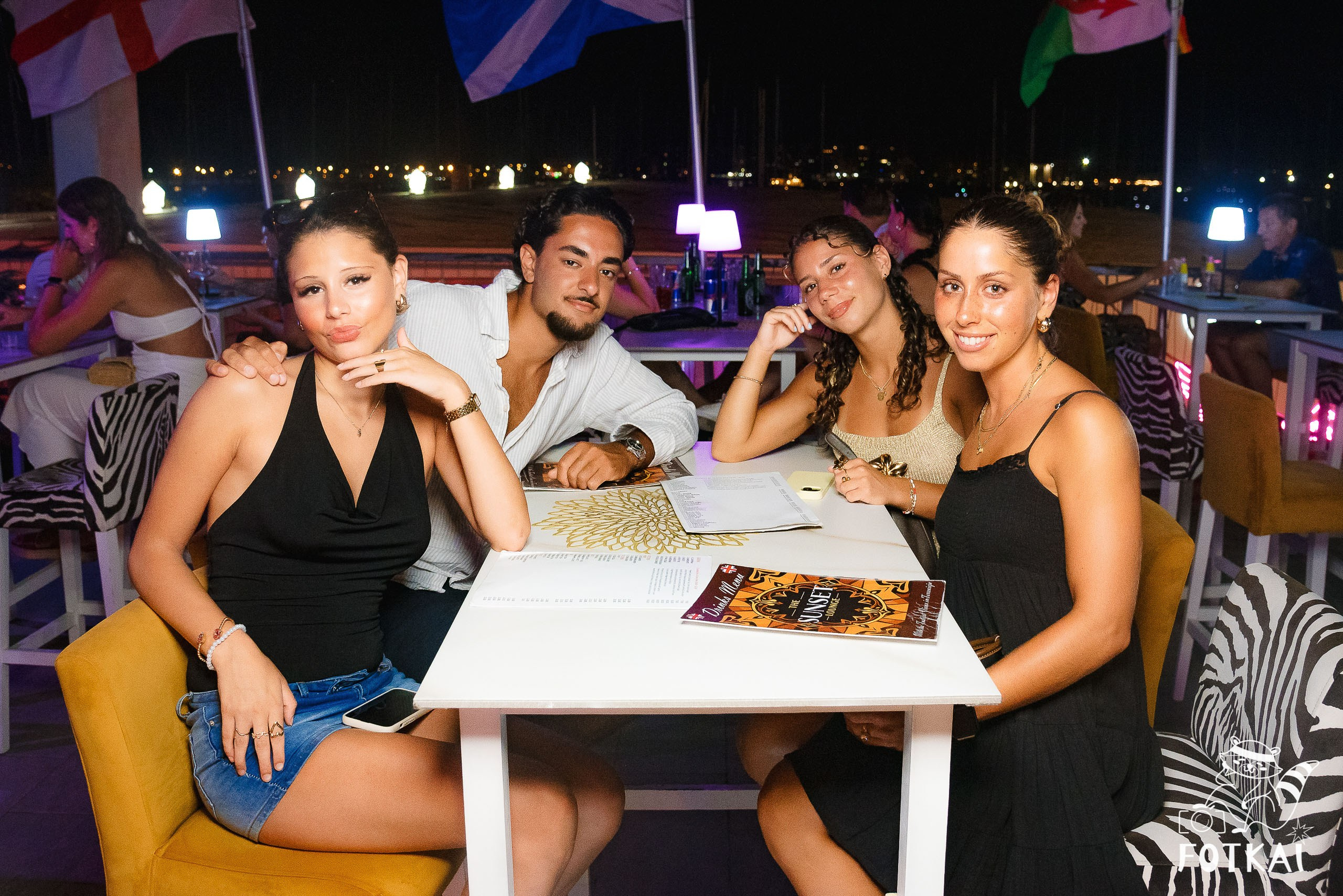 The Sunset Lounge Bar: Reportaje fotográfico 09.08.25 | FOTKAI