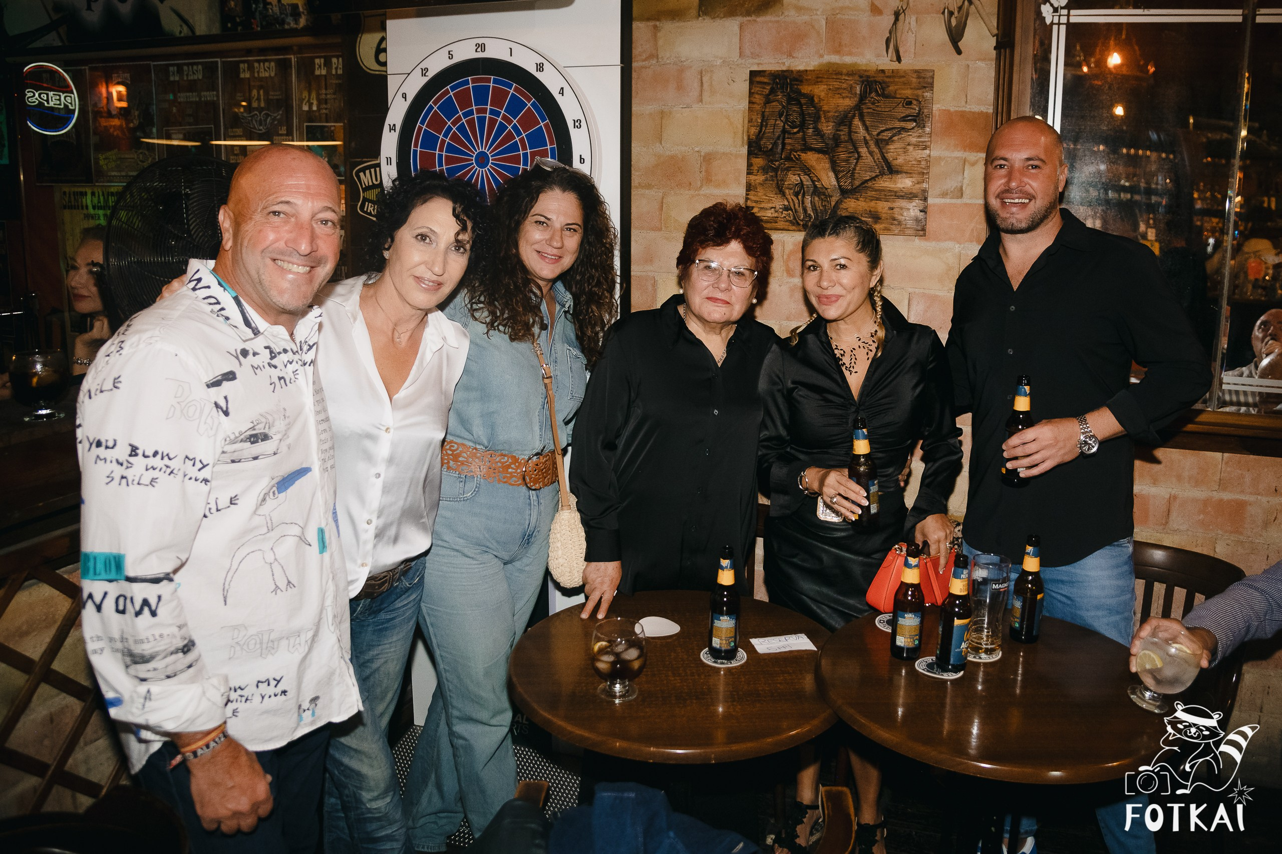 Фоторепортаж JAM Night в El Paso Bar, Torrevieja — живая музыка и атмосфера Коста-Бланки | FOTKAI