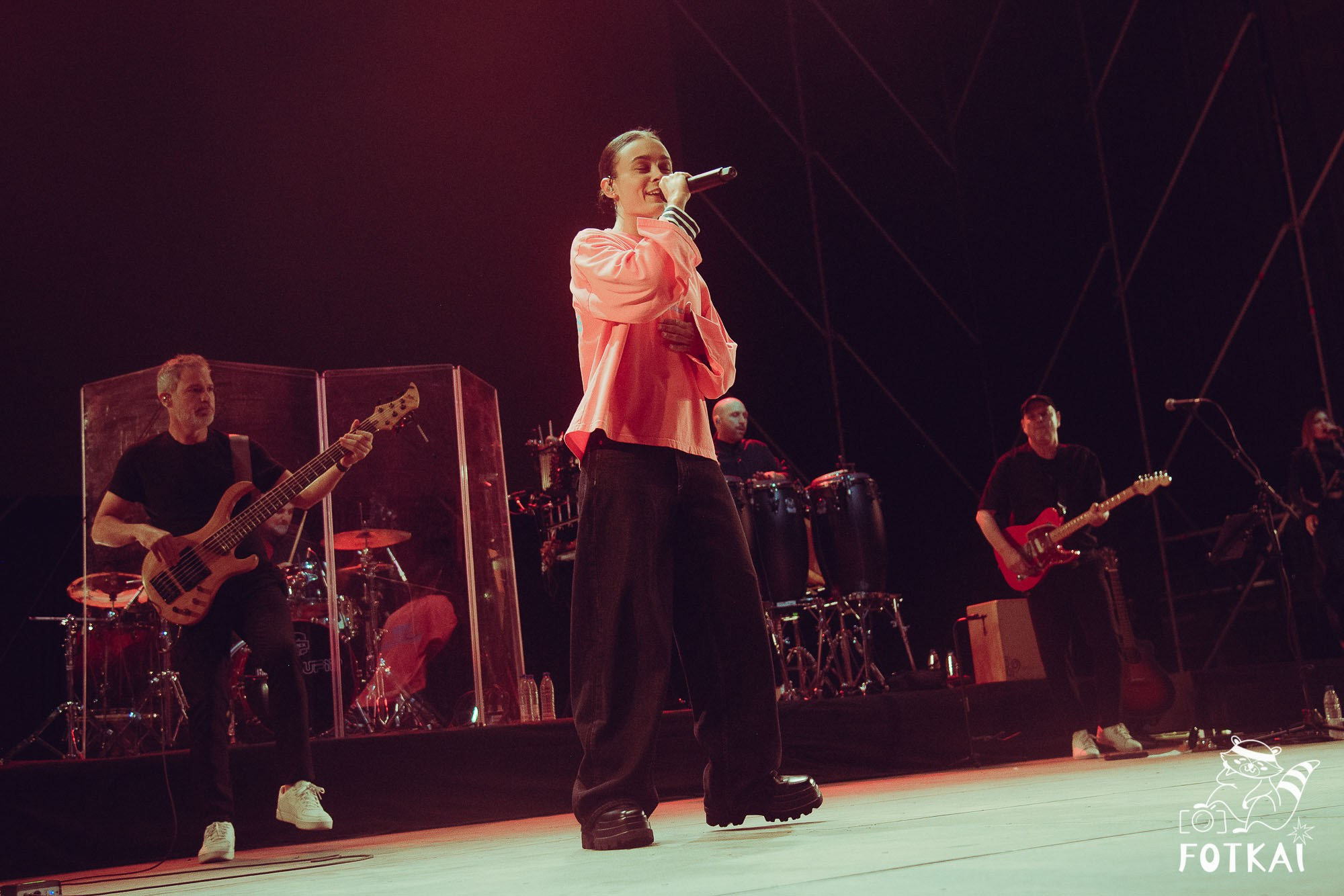 Marta Santos — Fotos del concierto en Alicante 2026: pop flamenco en El Muelle Live | FOTKAI