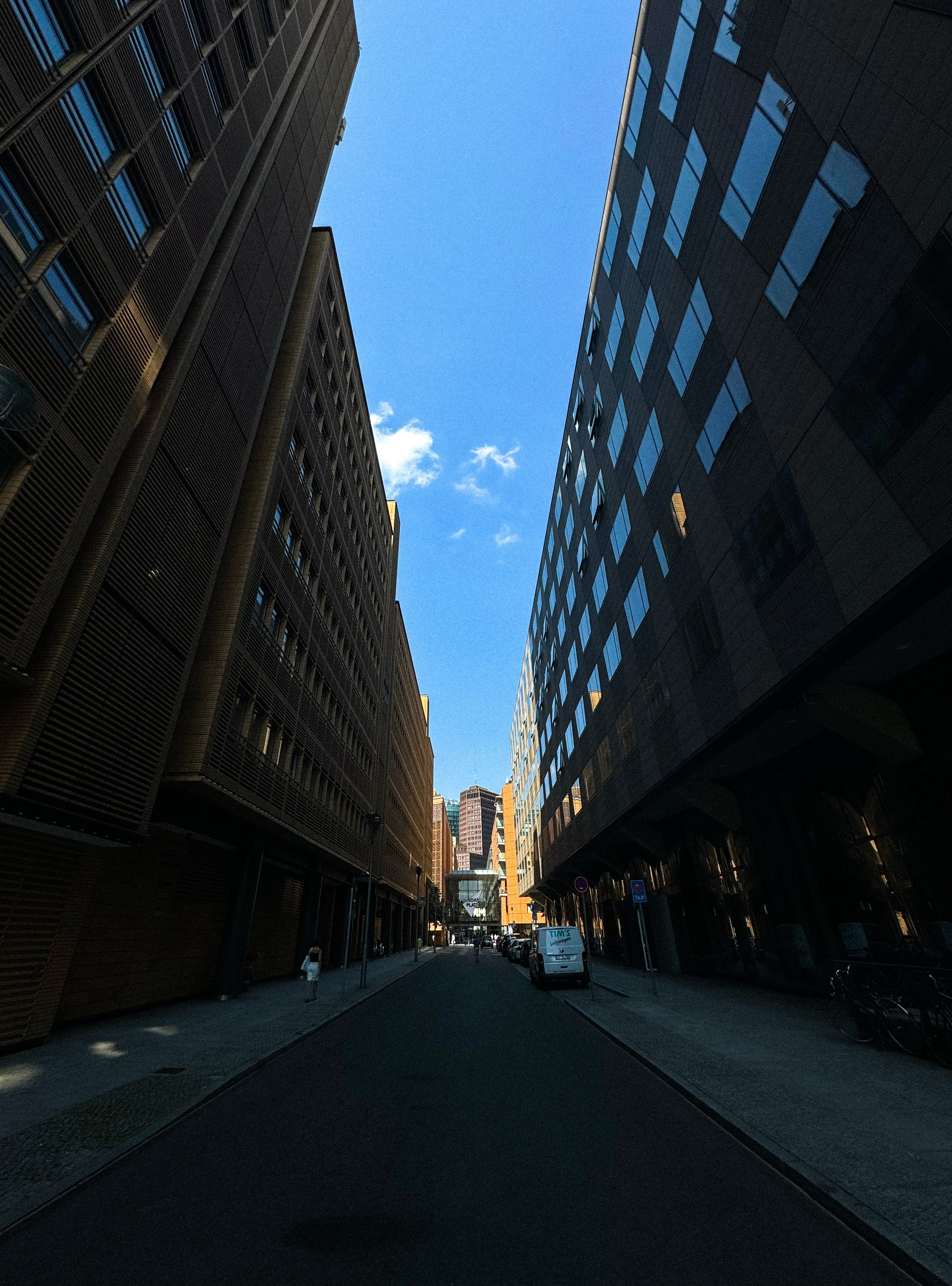 Berliner Mischung (in Farbe). BNW Around Photography