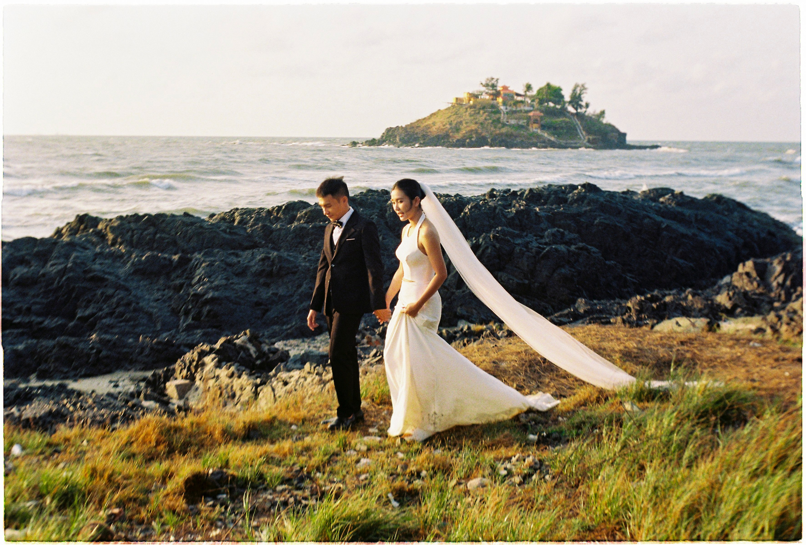 HIEU & KIEU_FILM 35MM. WEDDING PHOTOGRAPHER IN VIETNAM