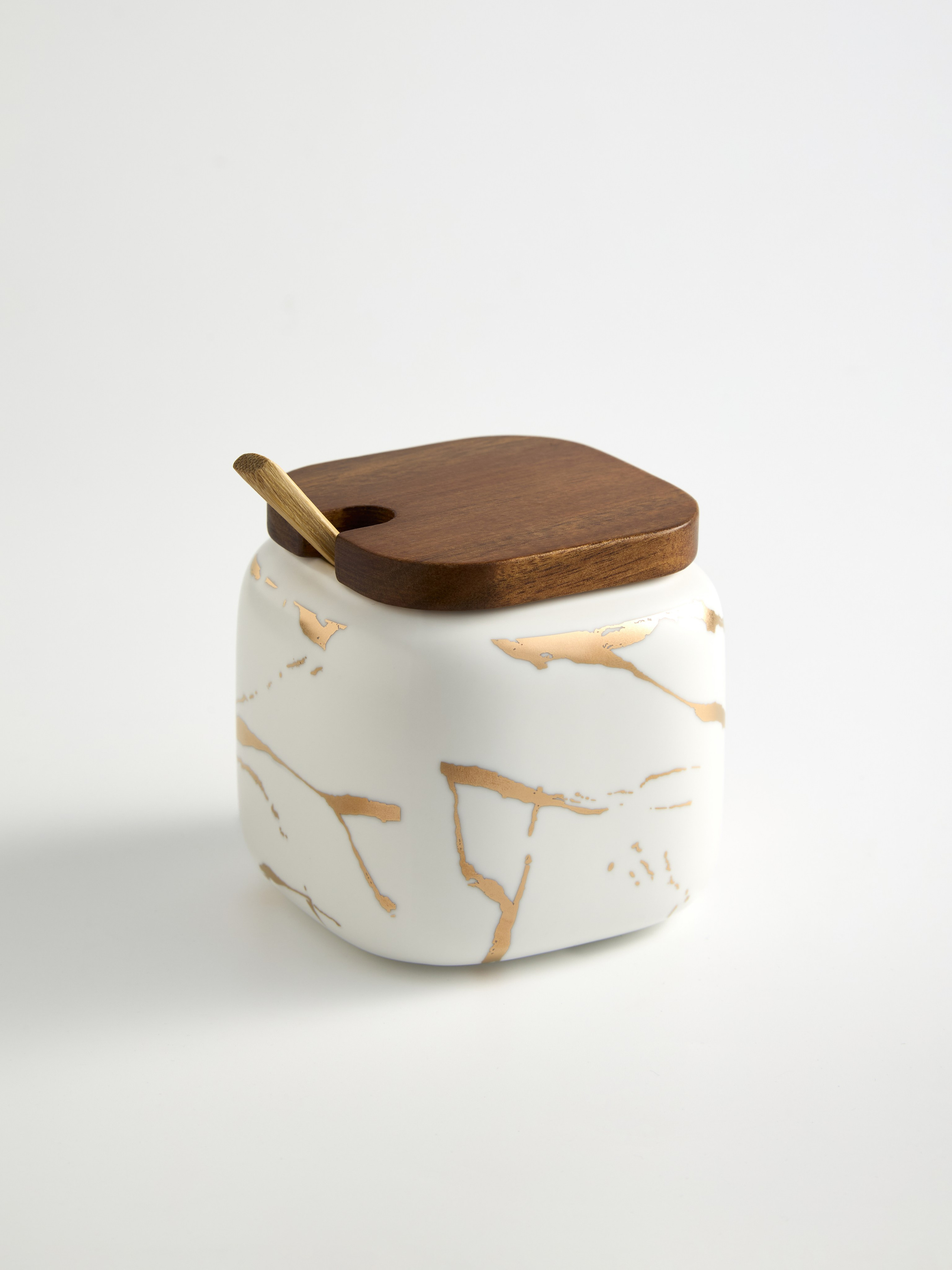 Кухня. Предметная фотосъемка в Алматы. Студия фото и видео съемки товаров