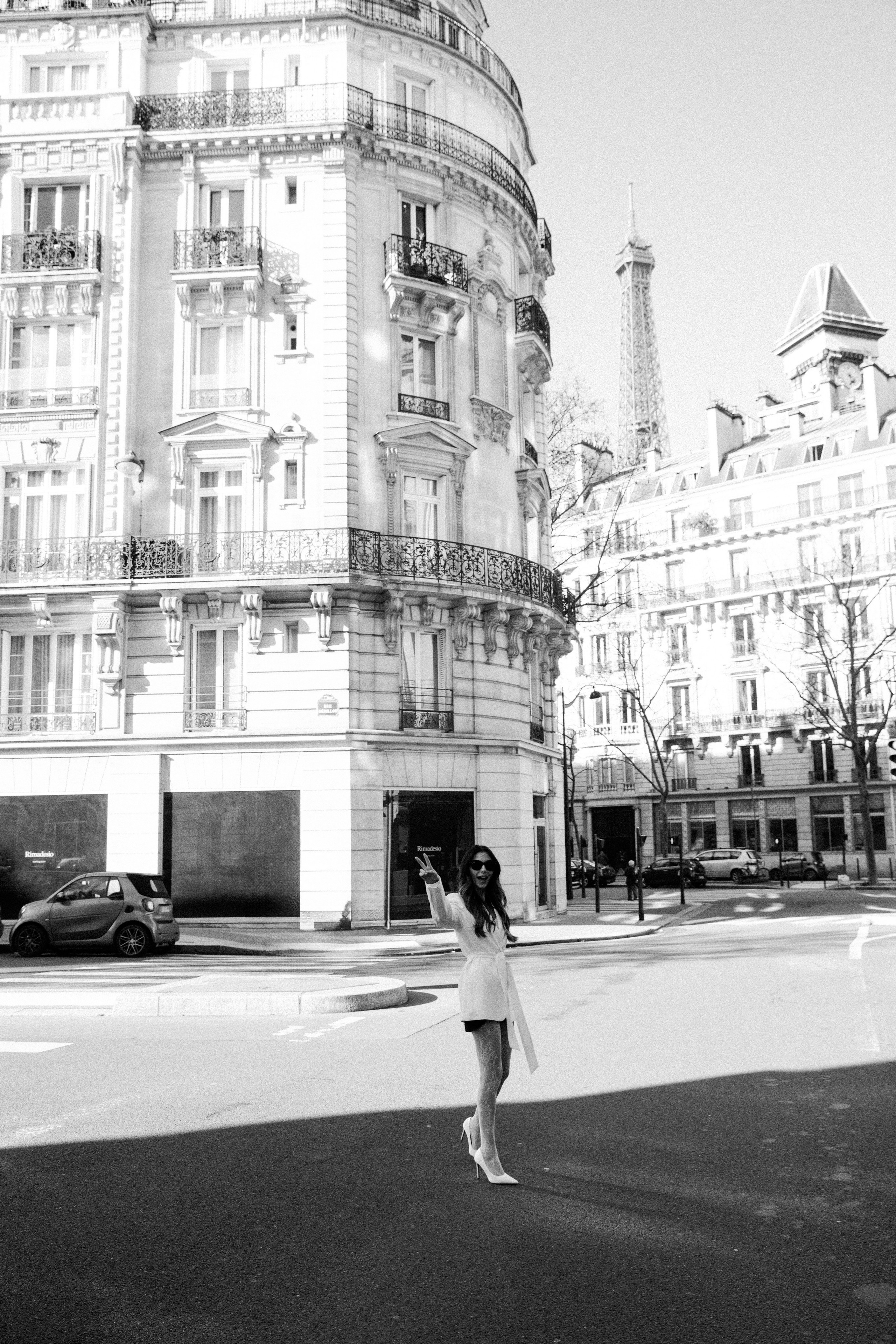 Pre-Wedding Couple Photo Walk in Paris | Engagement Photography. Paris Wedding Photographer