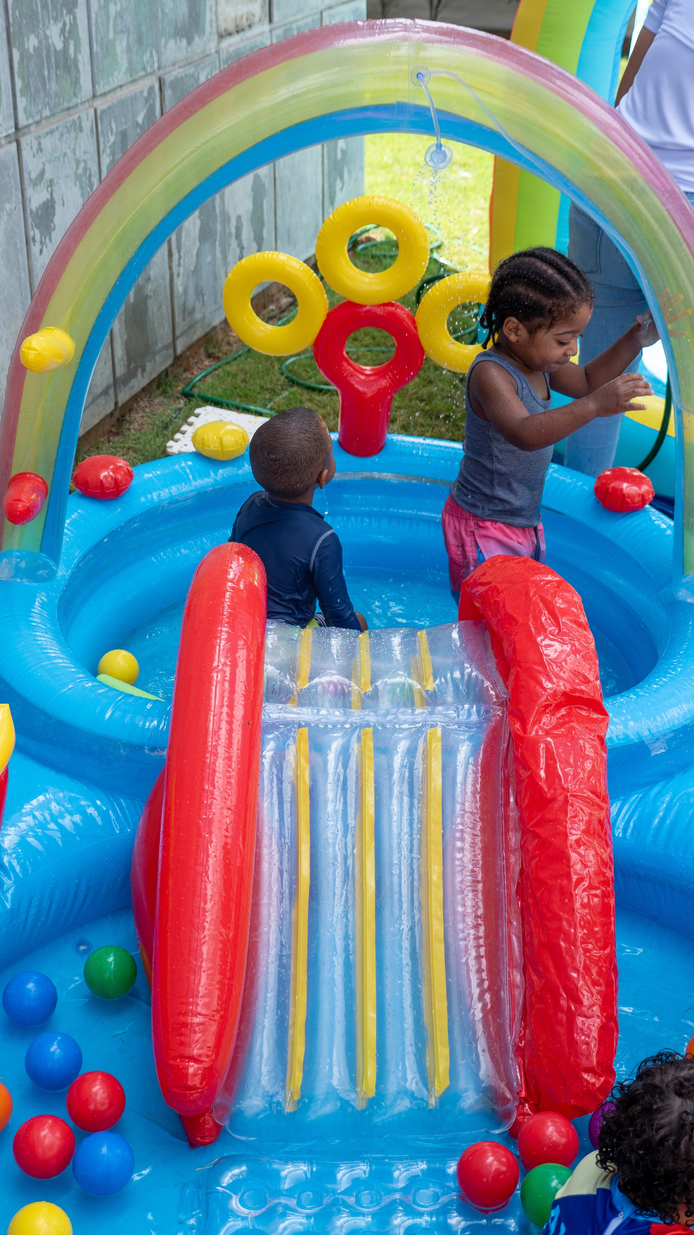 Growing - Espacio para niños. VisualAvalon