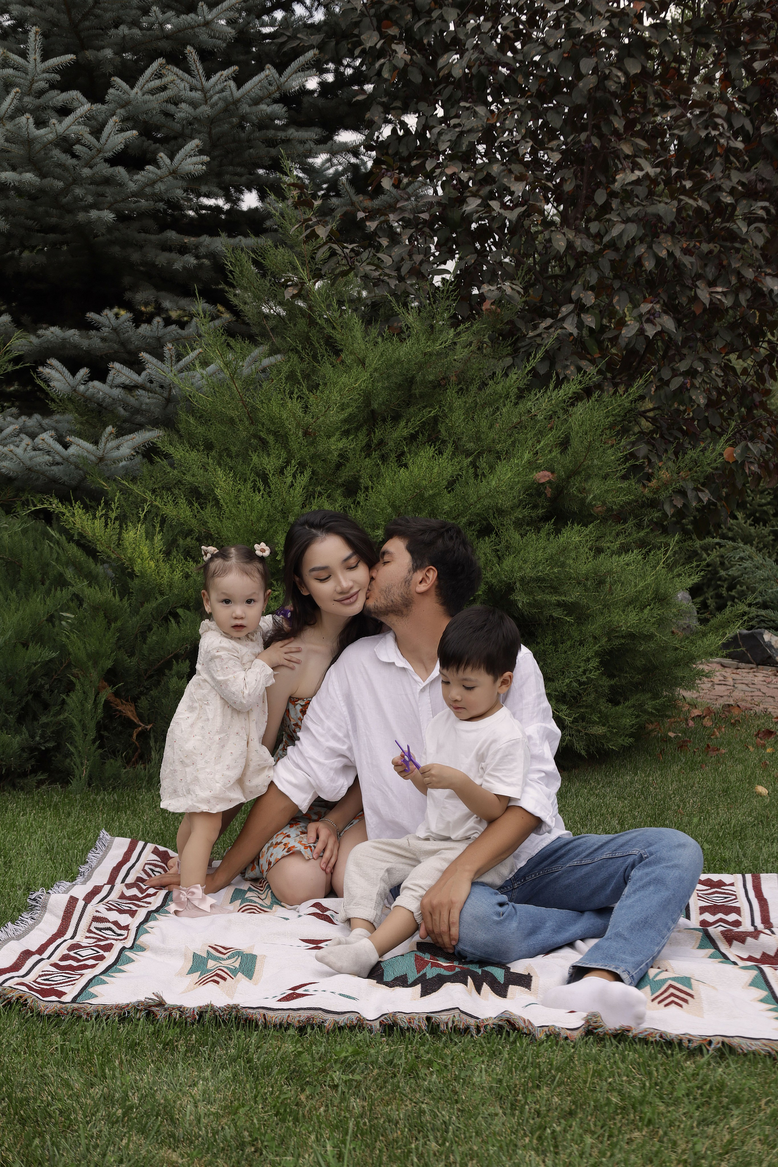 Семья. Ellaya.ph