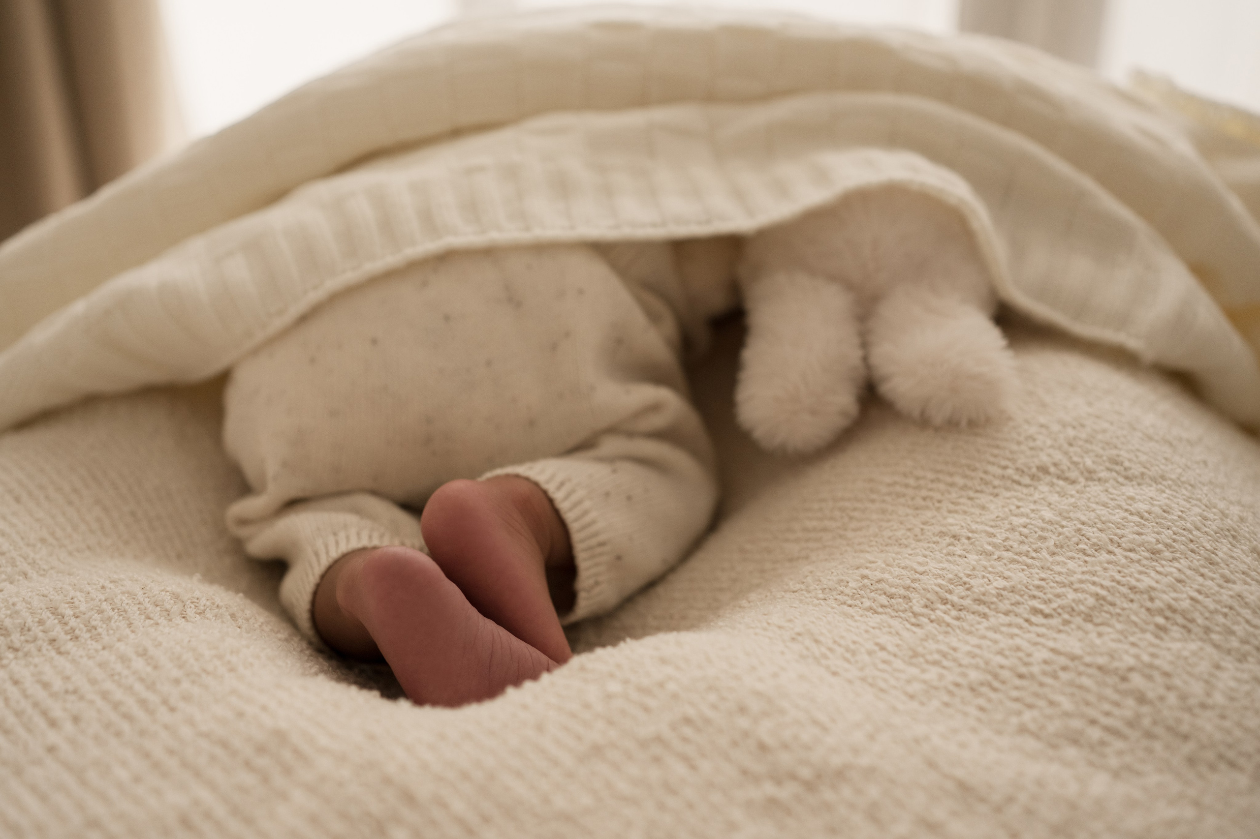 First moments of love. Angela Iakovleva — Family Photographer in Dubai