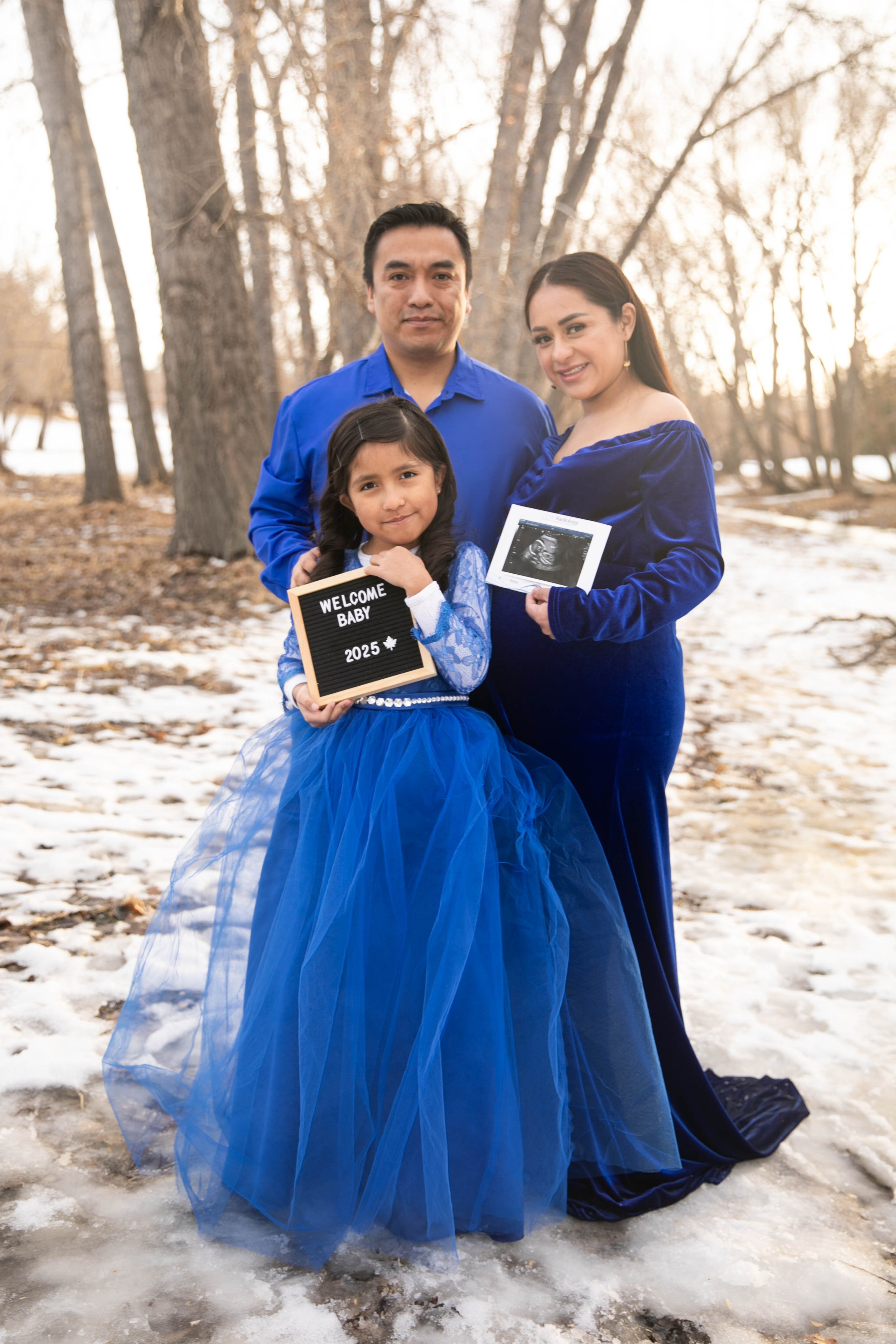 Maternity Photos — Confederation Park — Dulce. Fotografía accesible en Calgary