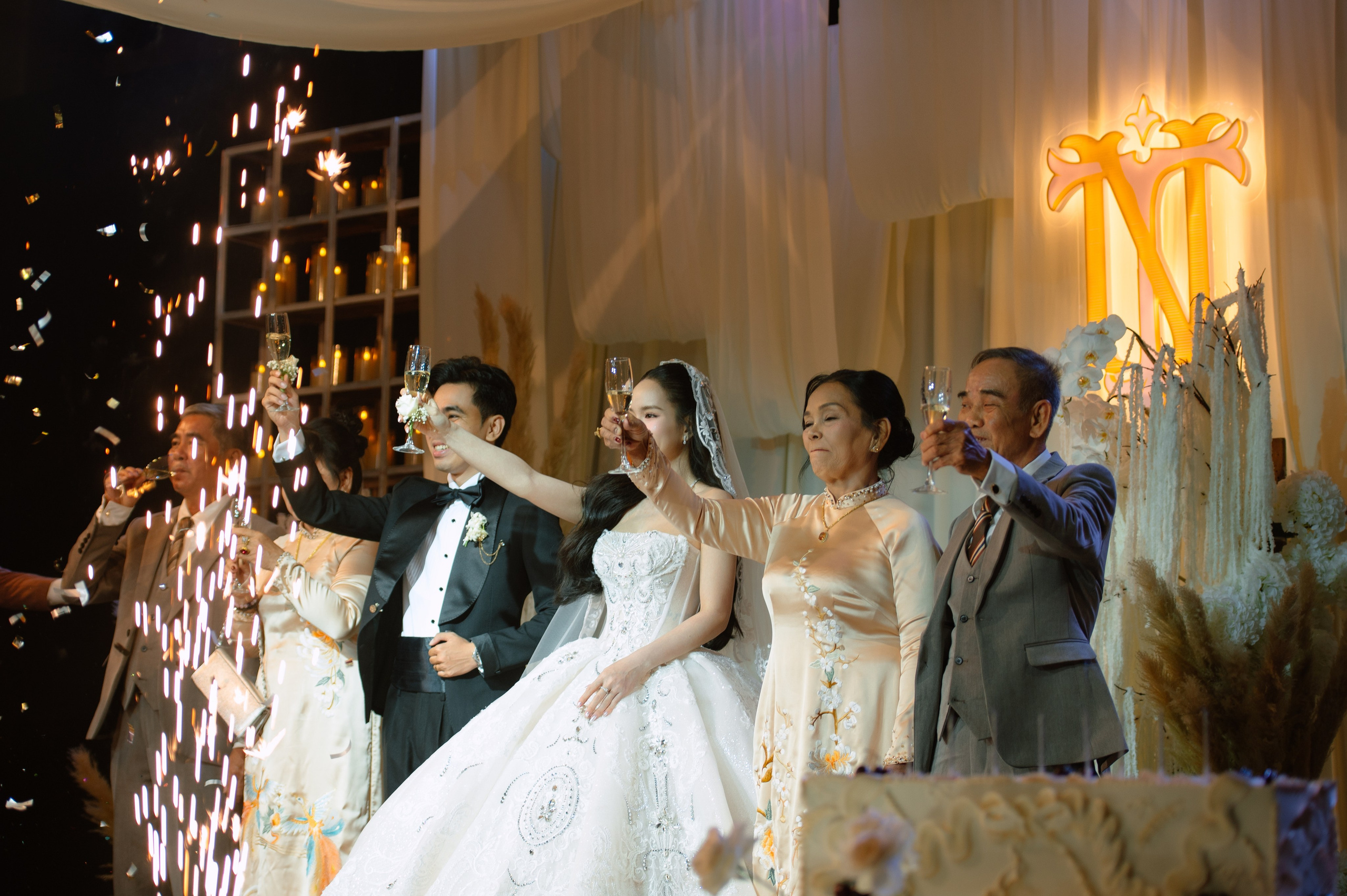 Ngọc & Tâm. Cam Images