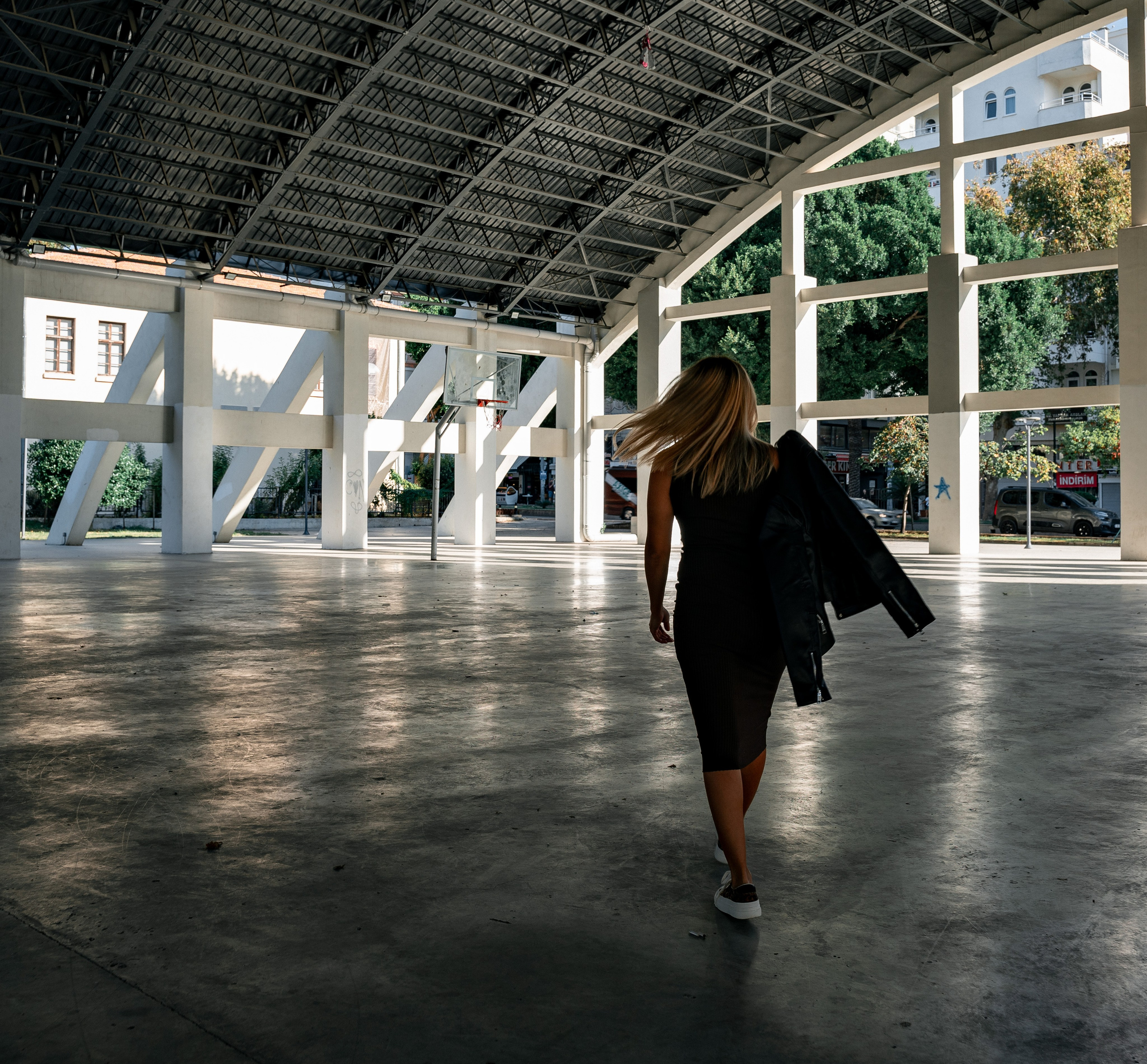 ZARINA. UNRATED PHOTO