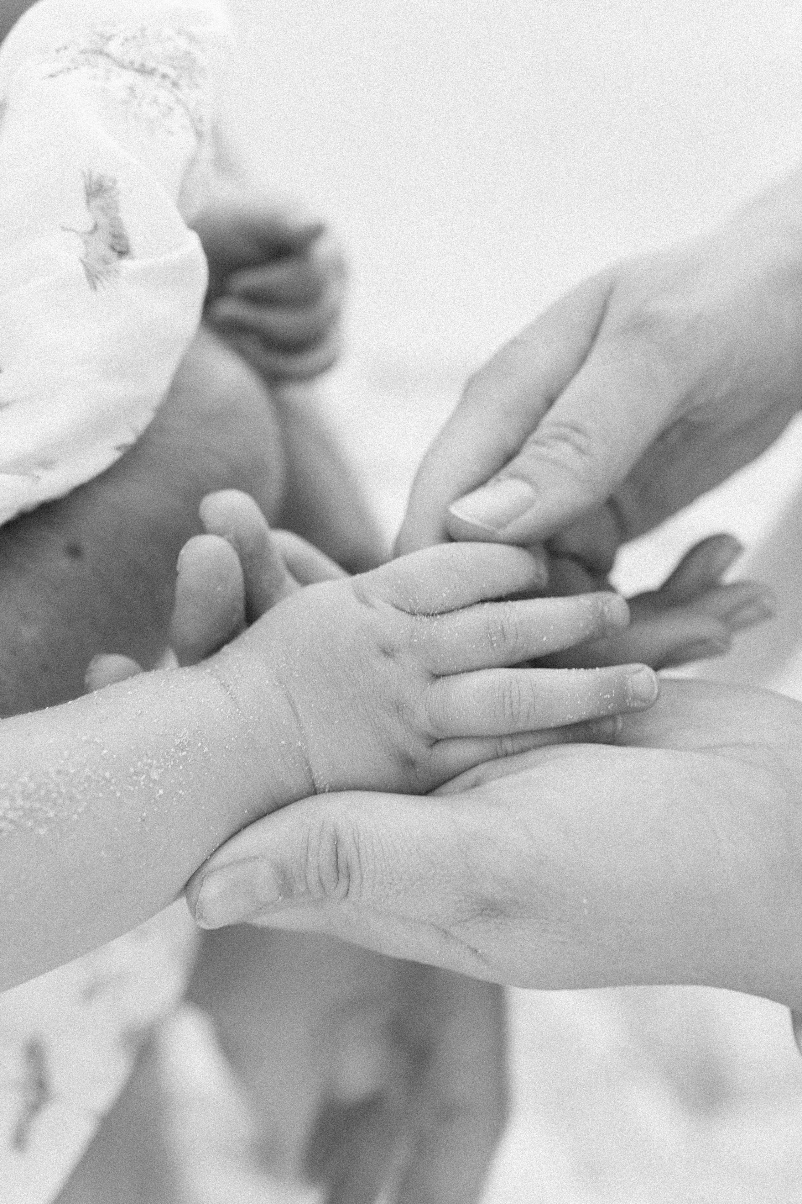 Seagulls and first birthday. Professional Photographer Abu Dhabi, Dubai — Yulia Ismoilova | 2025