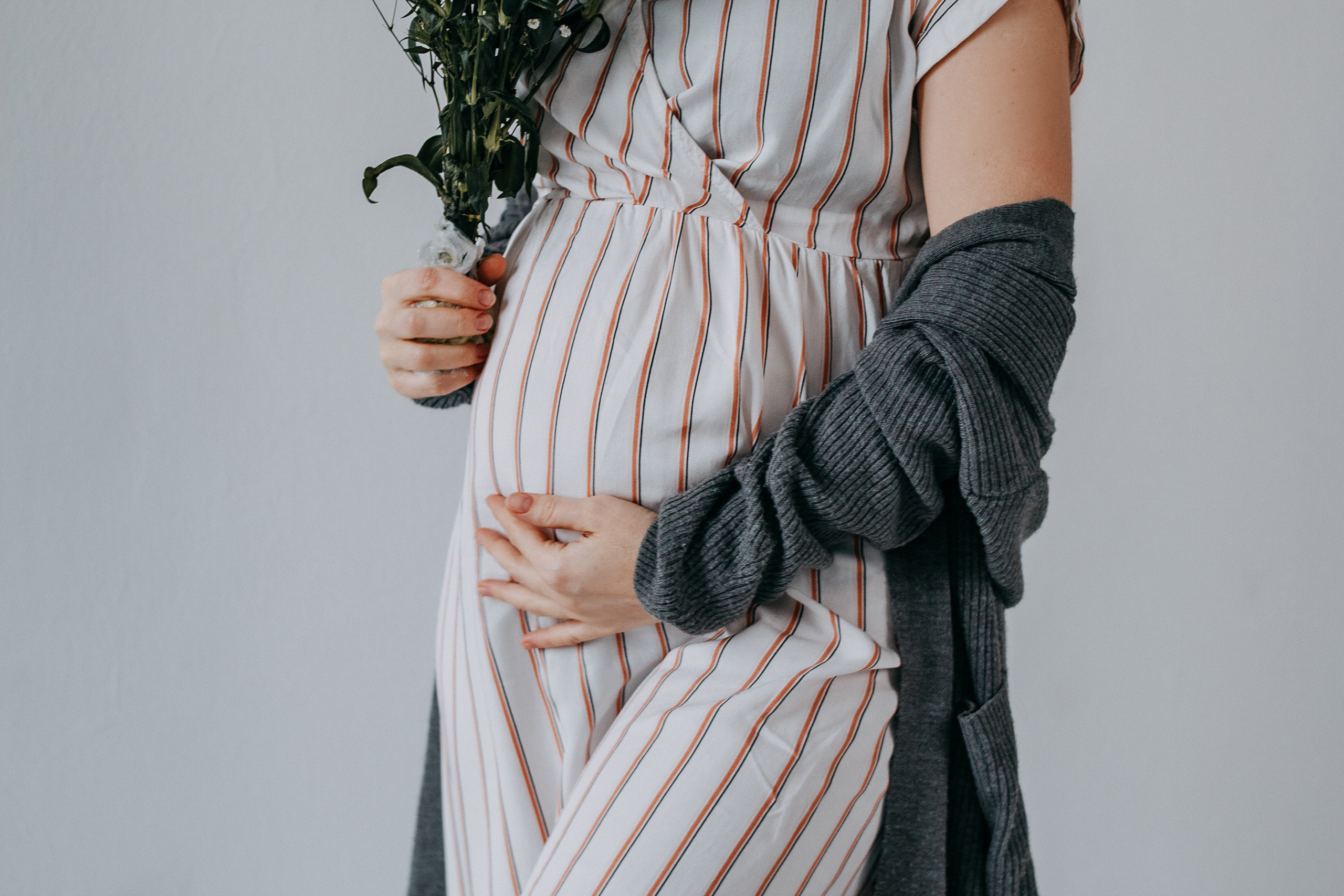 Delicate pregnancy. Wedding and portrait photographer in Beograd Ekaterina Makedonskaya