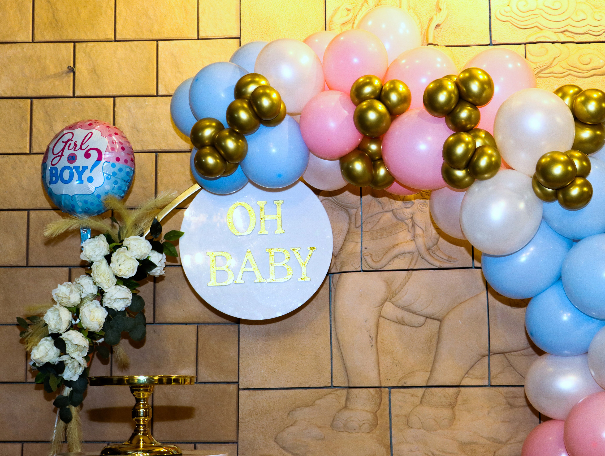 Gender Reveal. MHCreative is family-oriented photographer based in SYDNEY