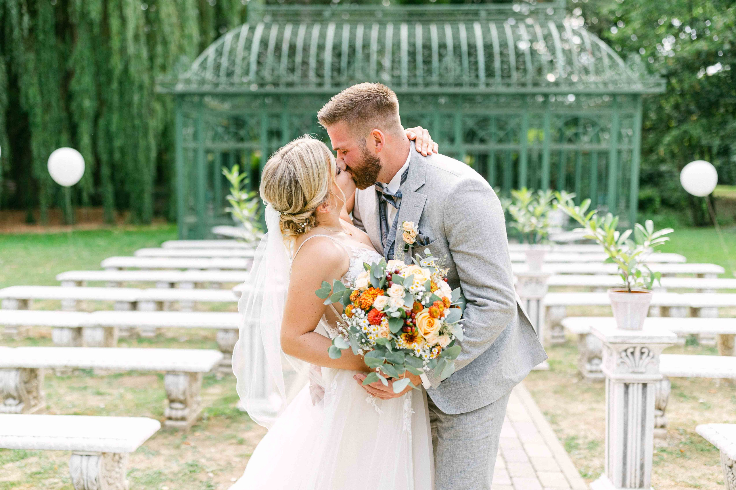 Brautpaar bei ihrer Hochzeit im Rittergut Voldagsen