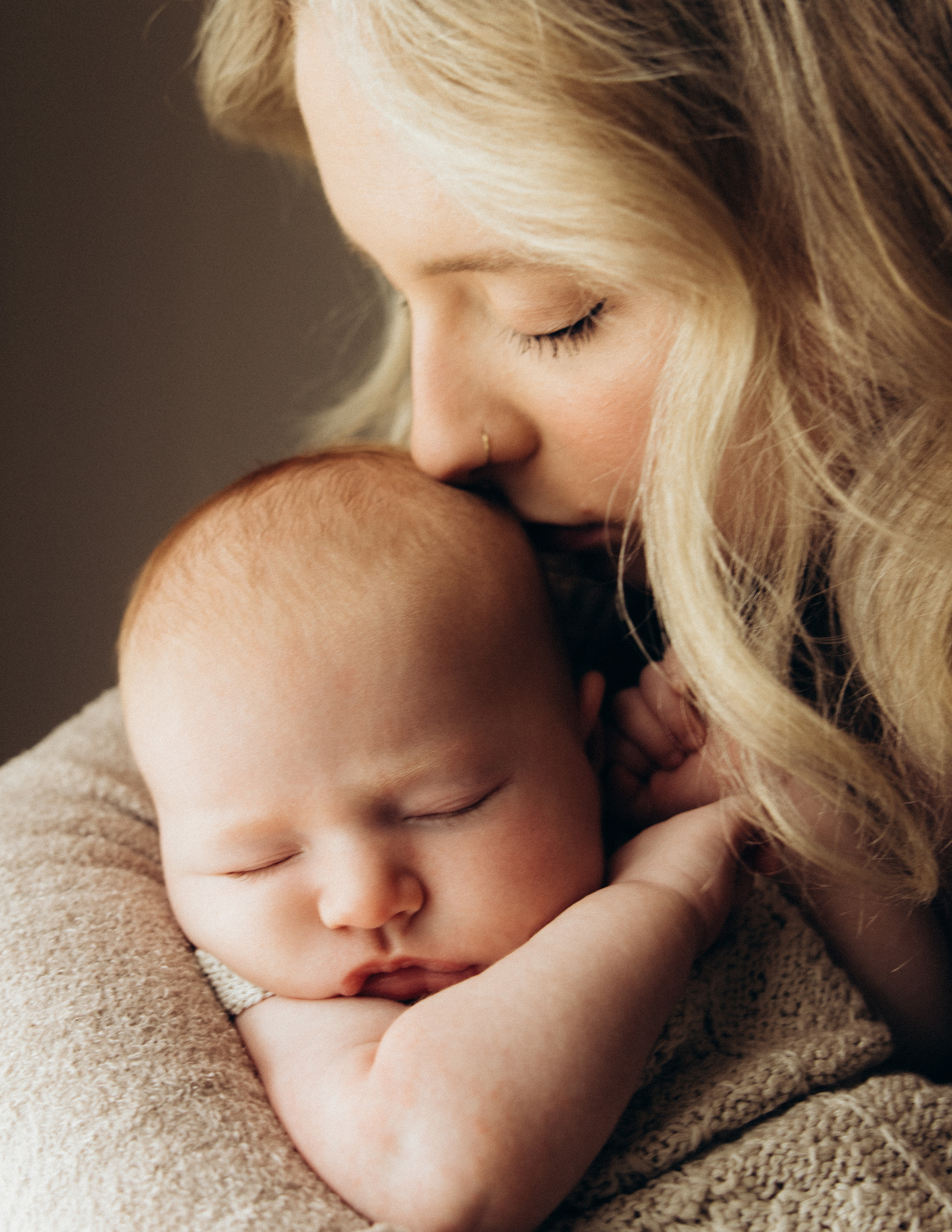 Lifestyle newborn. Los Angeles maternity, boudoir and family photographer