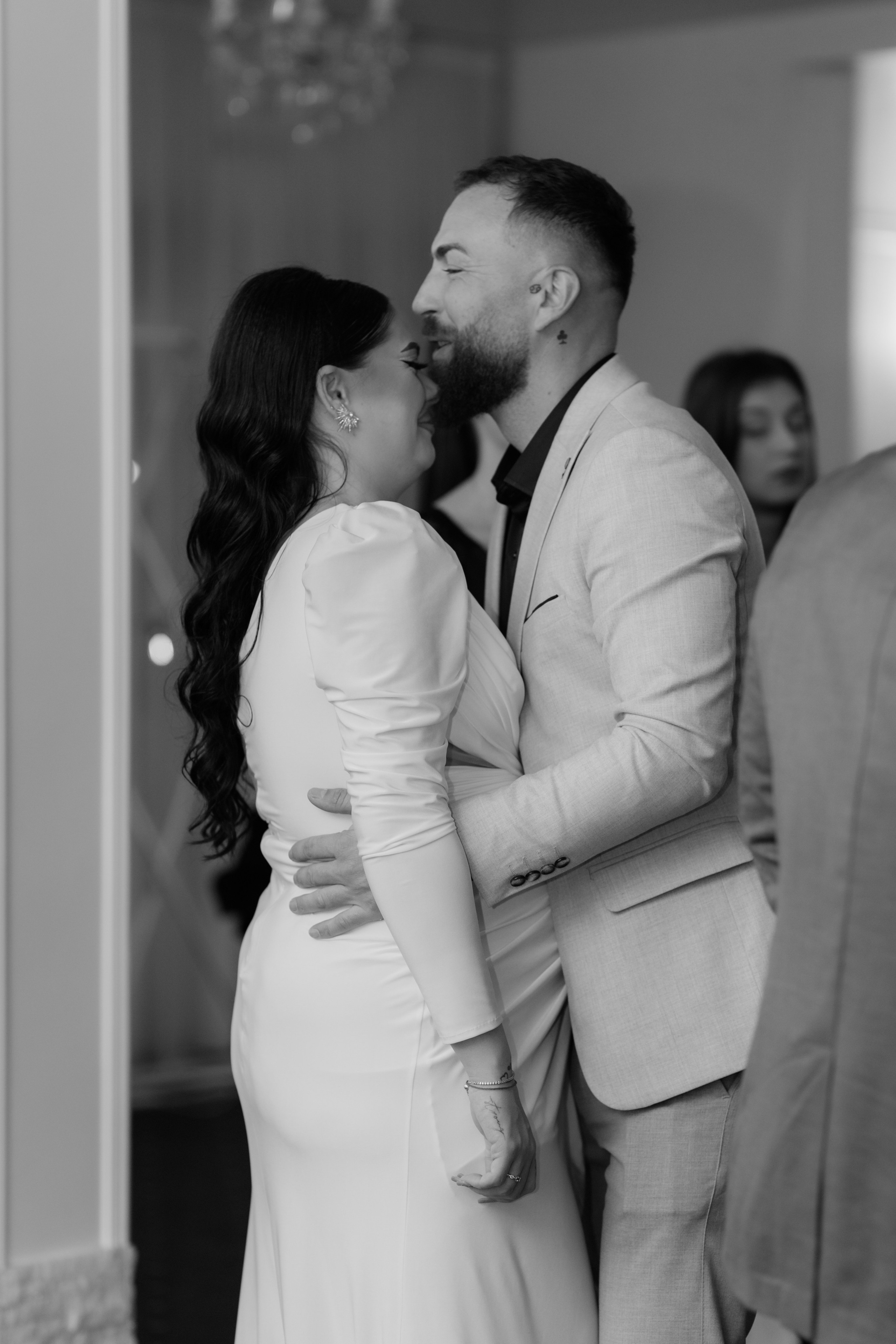 Madalina & Alin. Fotograf si videograf — evenimente si studio