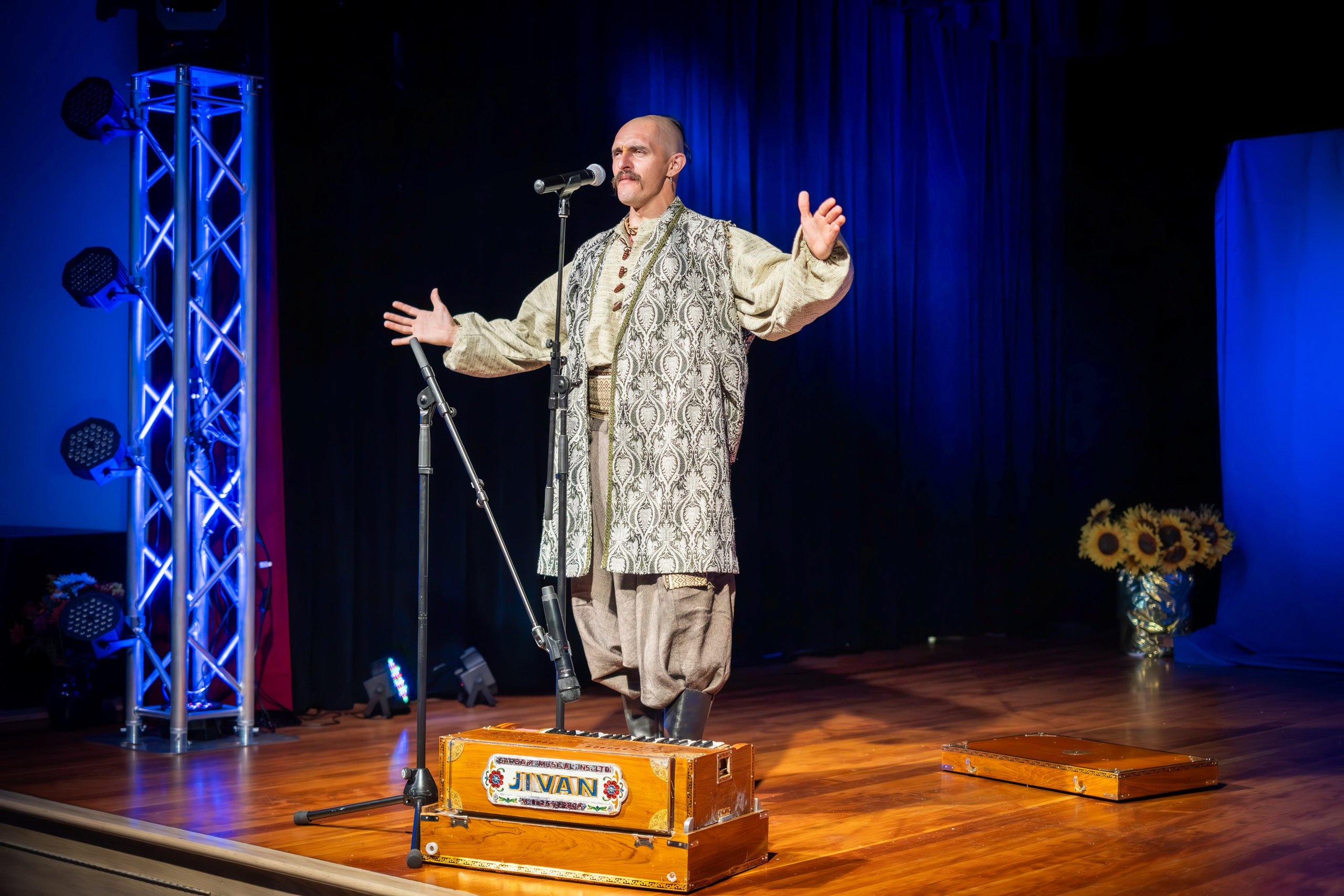 KOZAK SIROMAHA. Reportage concert portrait photography in the San Francisco Bay Area