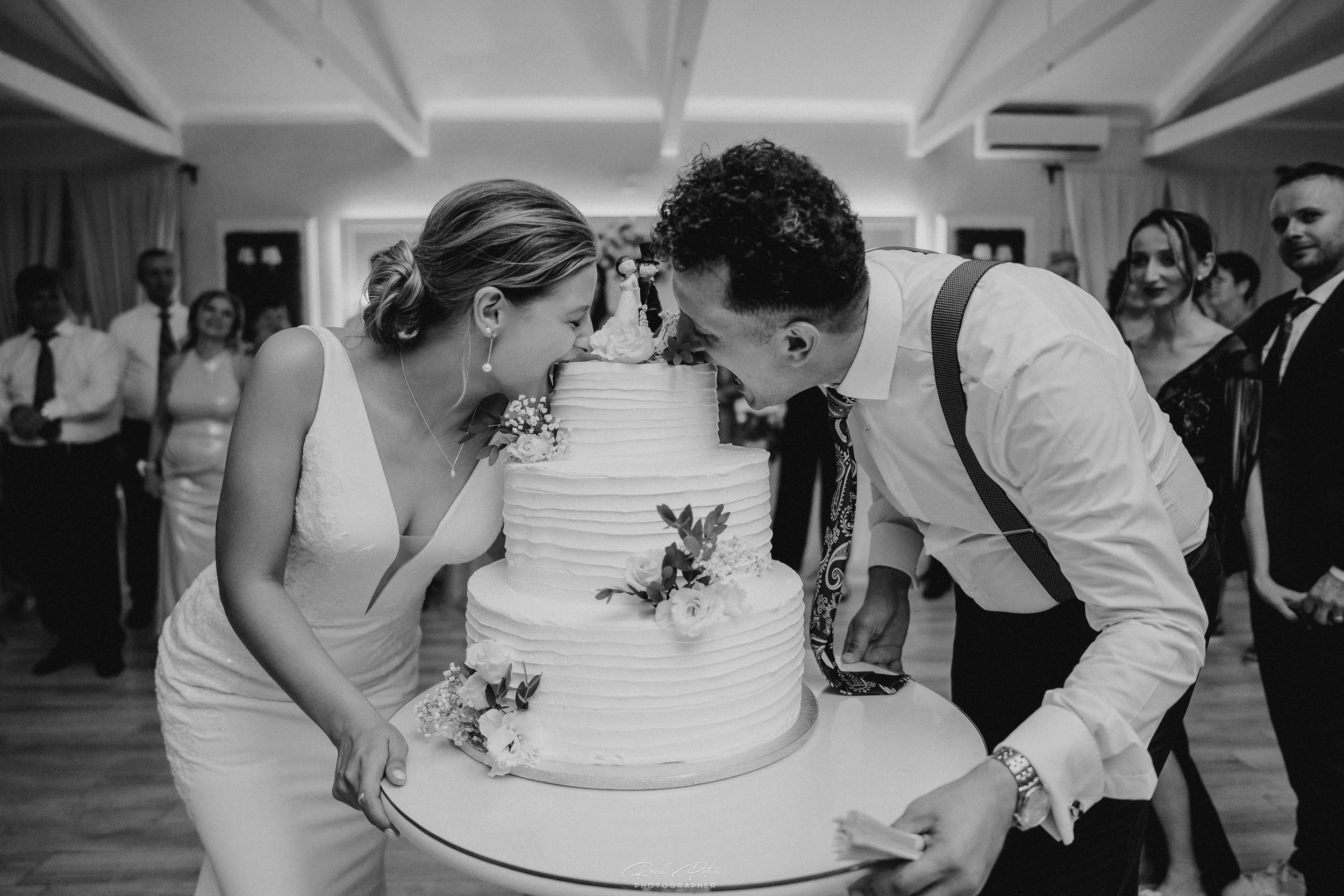 Luxury Wedding Photographer Romania & Europe | Elegant, Emotional Wedding Stories. Raul Petru Photographer