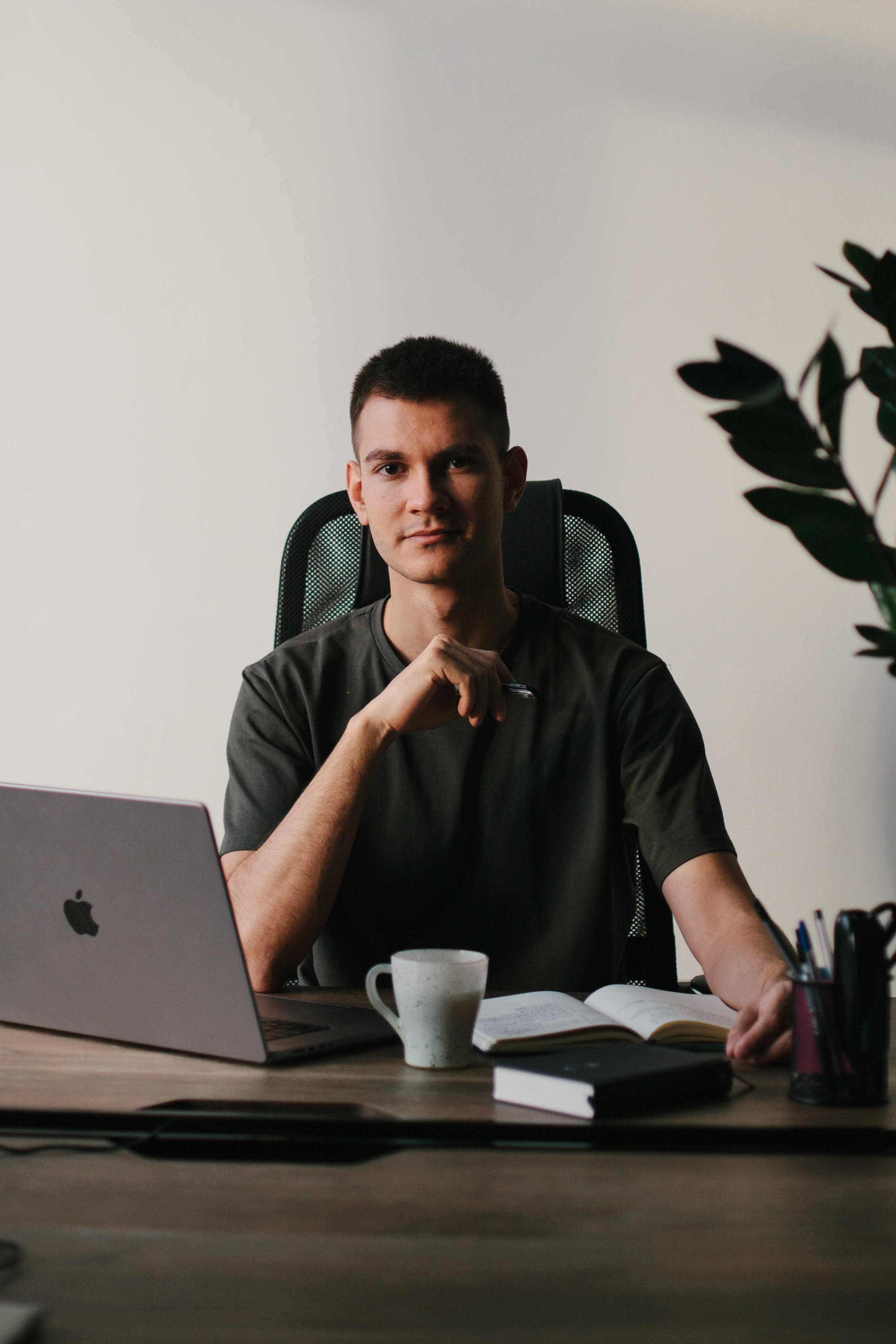 Buisness Portrait Berlin. Photo for Linkedin Berlin. Photo fot CV. Фотограф в Берлине — Фотограф Берлин — Photographer in Berlin