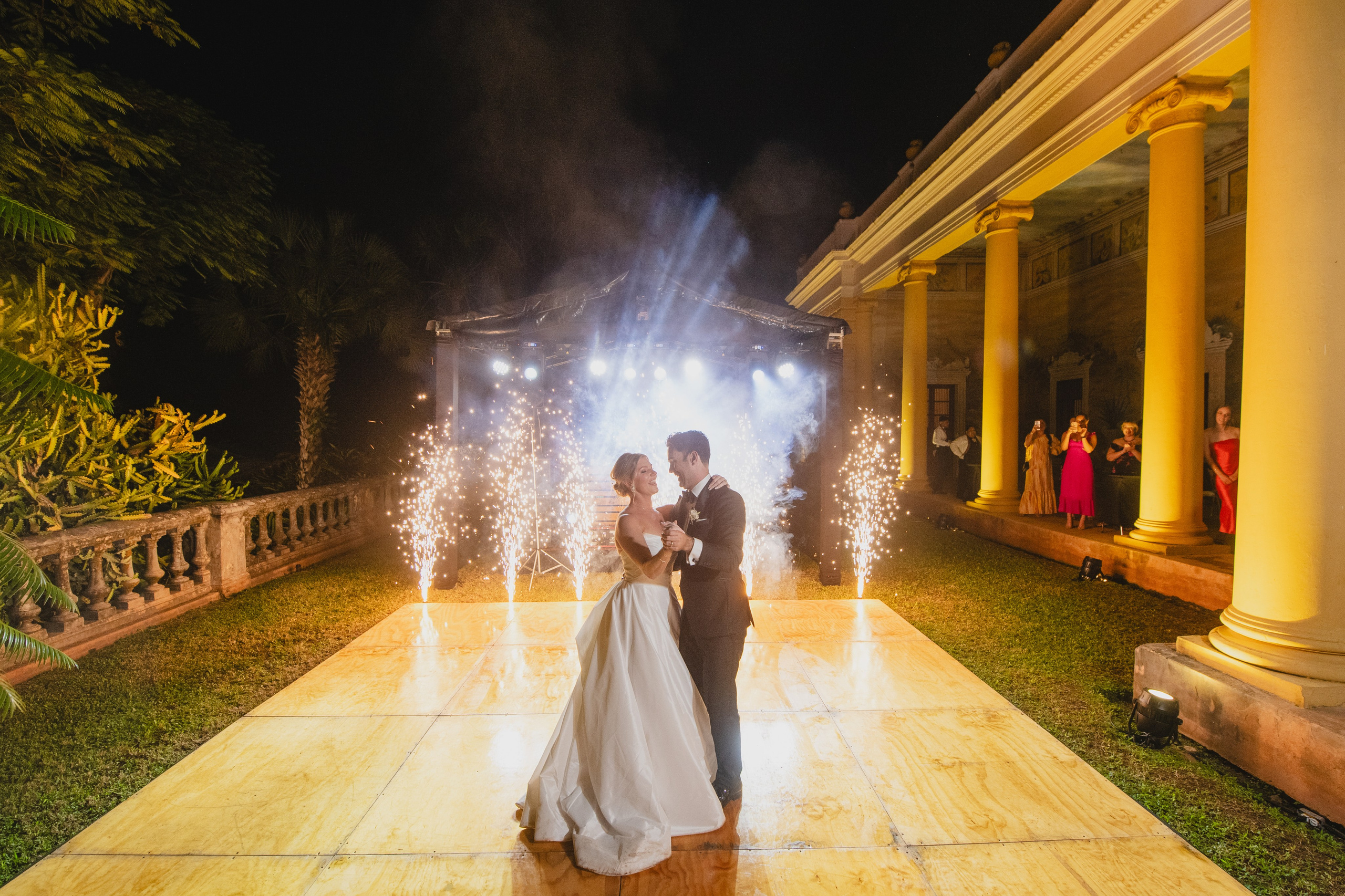 Sasha & Mike. Antonio Soberano Photography