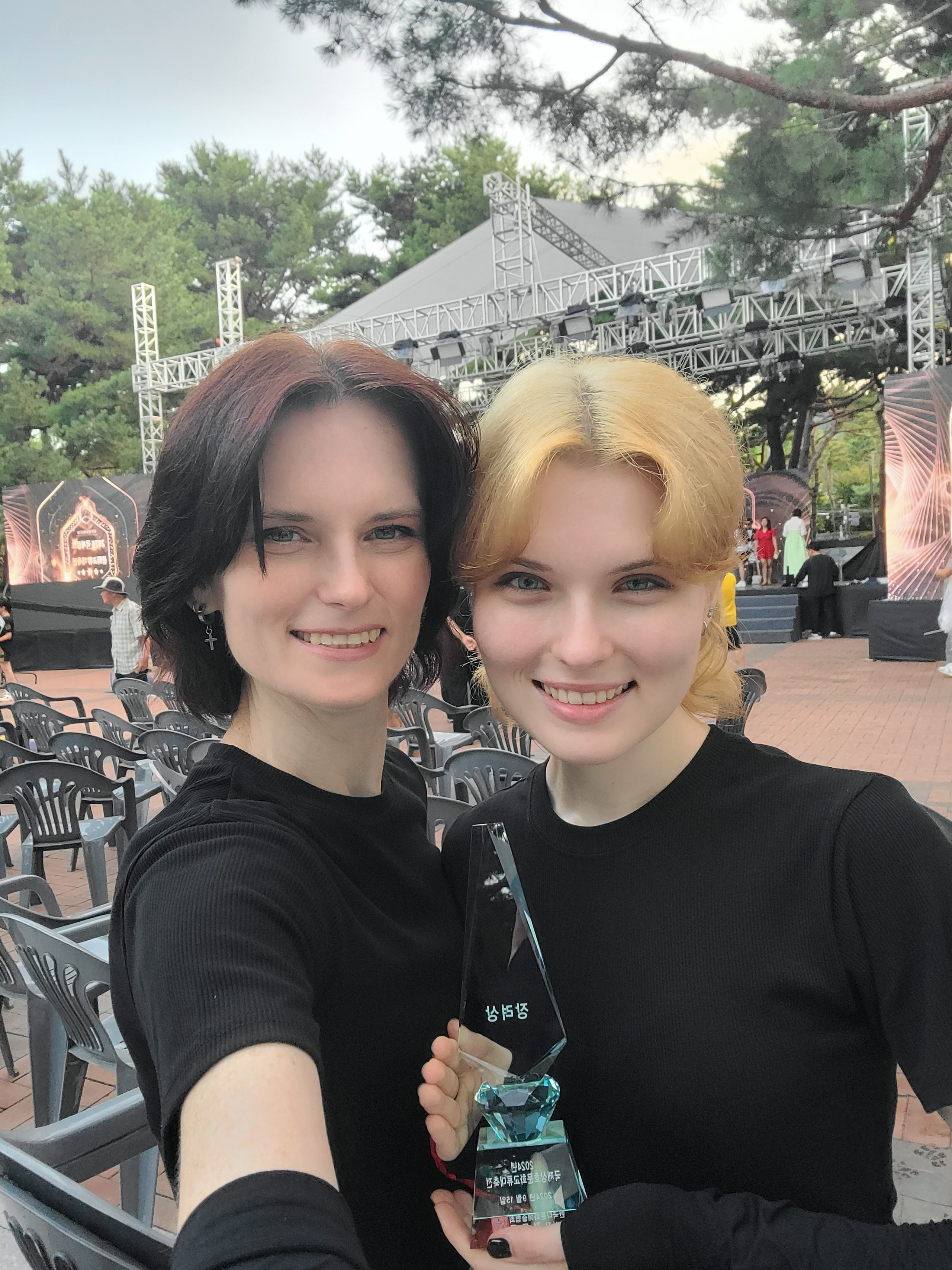 KMA 한국다문화에술회 2024 제2회 국제상호 문화교류 대축던 — “VG&7” dance duet — stage performance, got 장려상. Photographer in Seoul Dobrokvashina Natalya