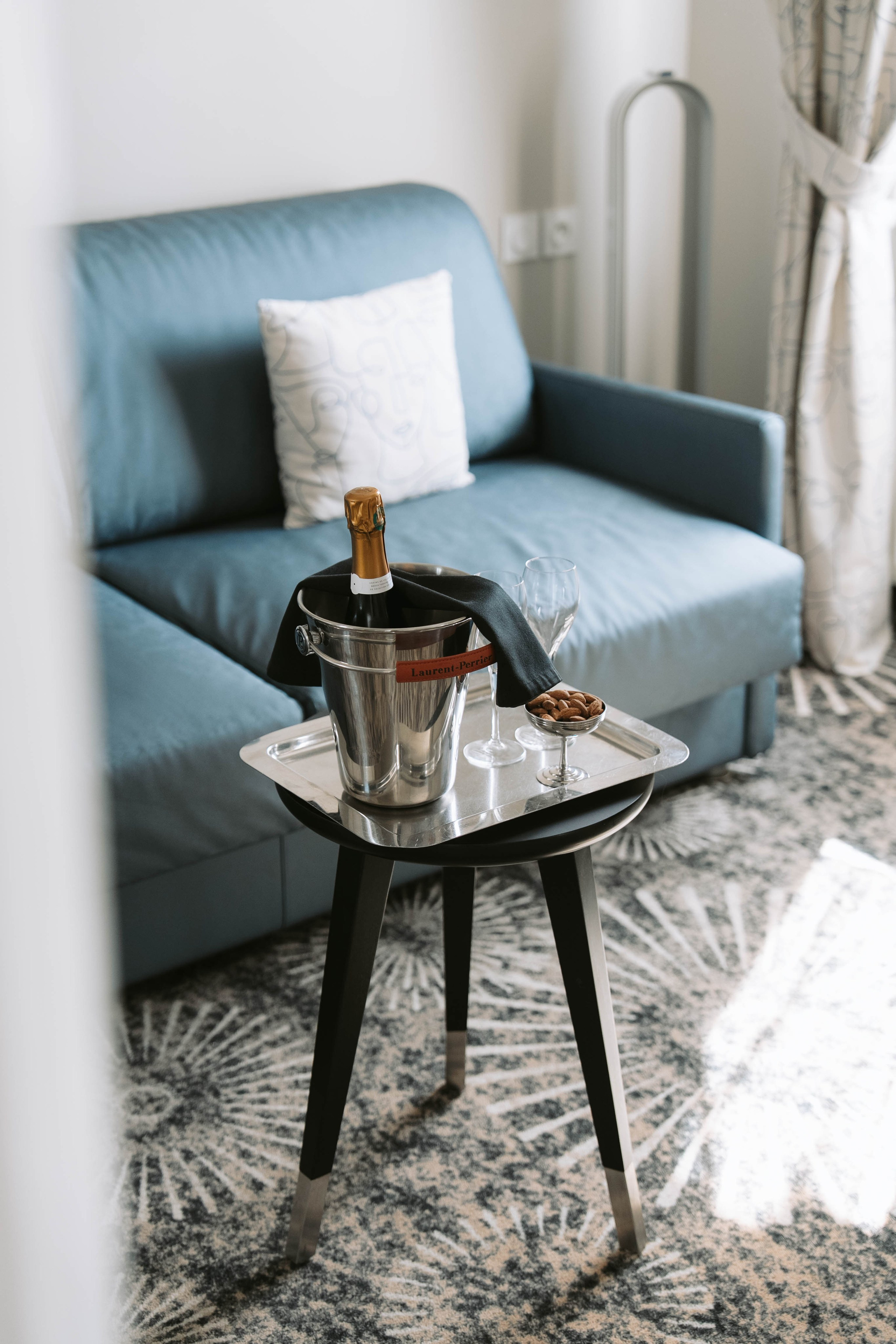 Hôtel Lion d’Or. Weeding photographer / event / portrait