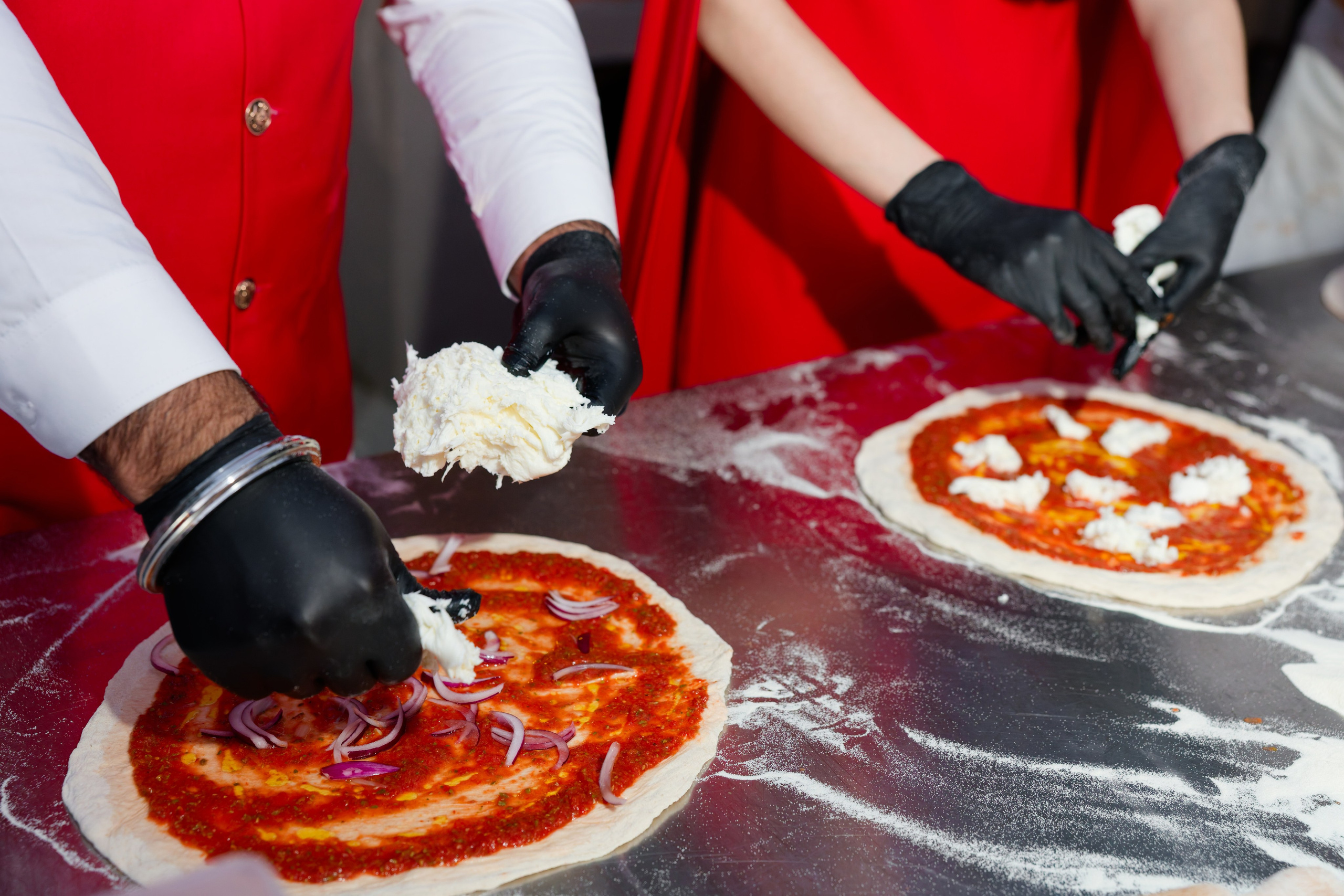 Pizza Party at Tenuta Massini, Florence, Italy. Destination Wedding Photographer — Nikita Burtsev