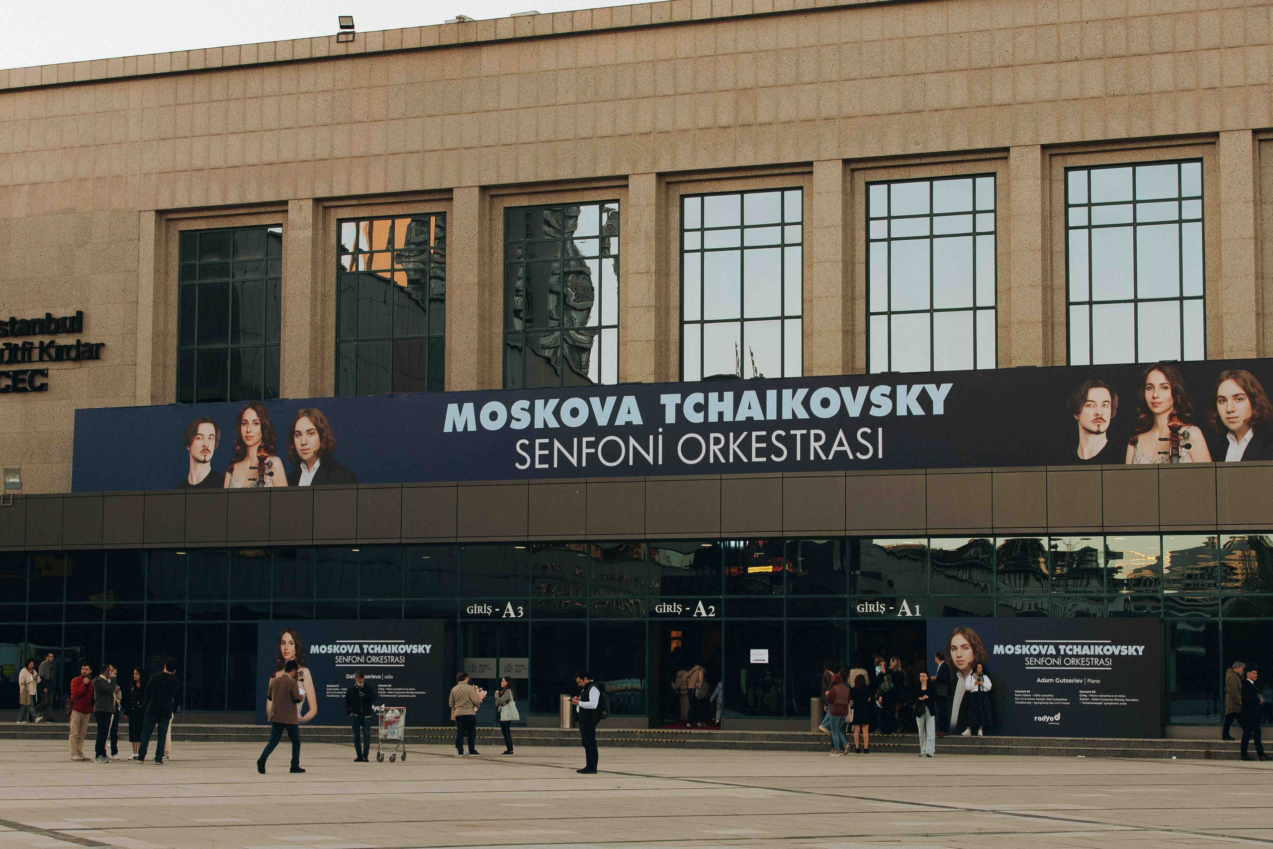 The Tchaikovsky Academic Grand Symphony Orchestra in Istanbul. Wedding&Event photographer Ismail Rzayev in Baku