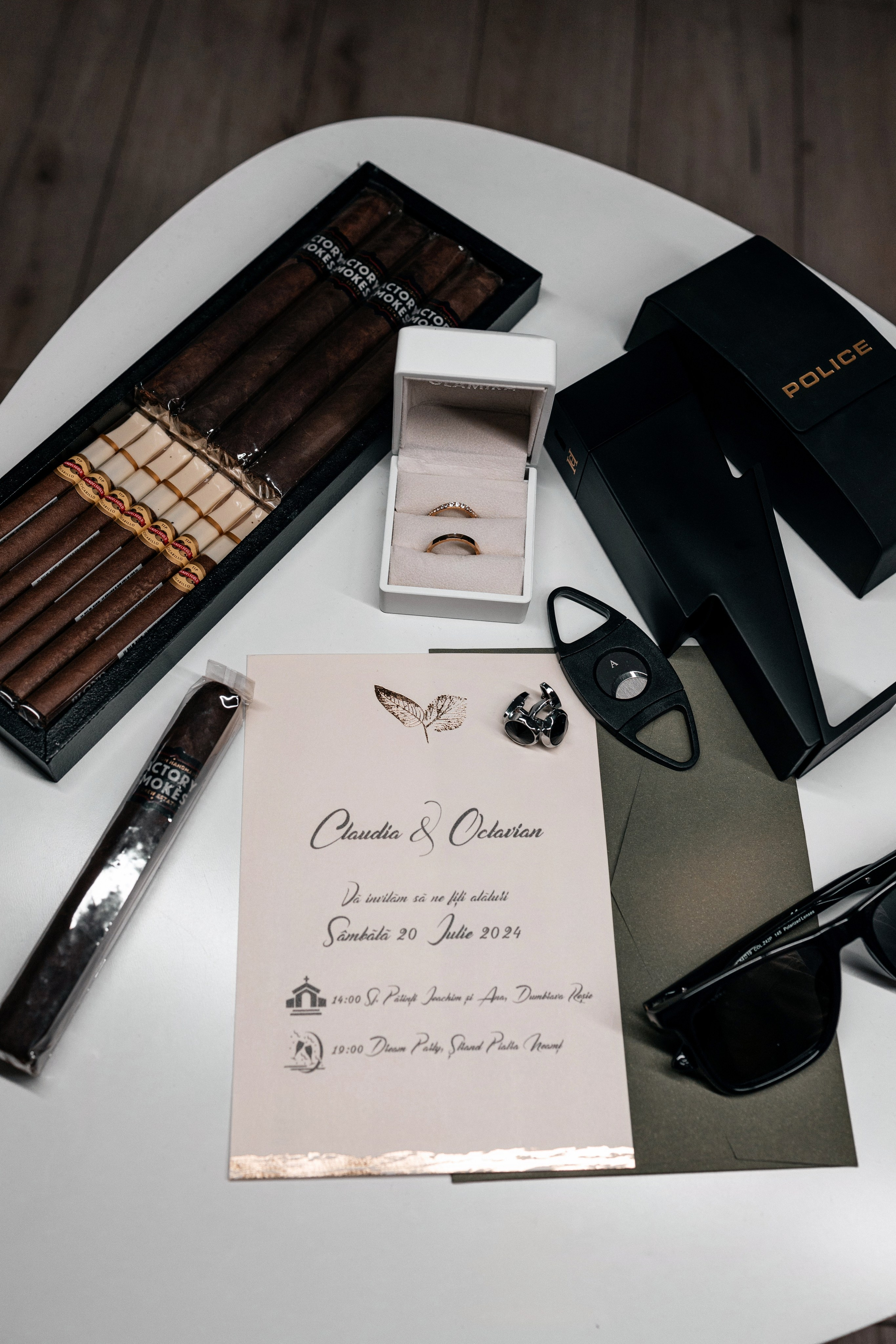 Claudia & Octavian. Wedding Photographer, based in Iasi, Romania, but will travel all over the globe to make sure you look amazing in all your wedding photos