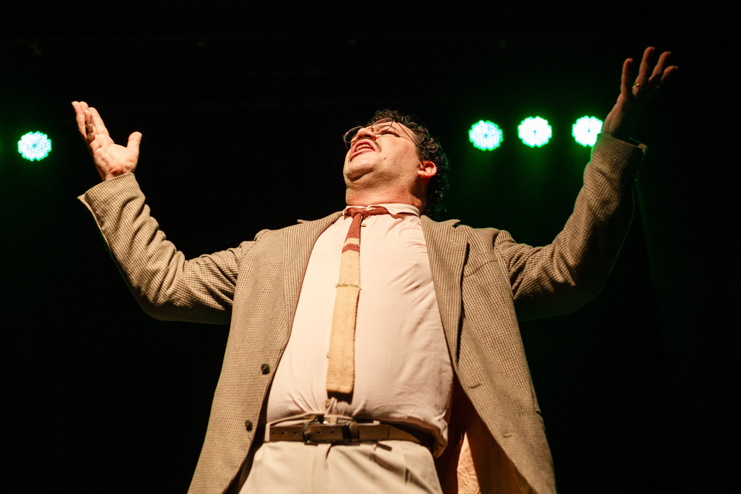 Espetáculo teatral O Alienista — Anchieta Arte Cênica