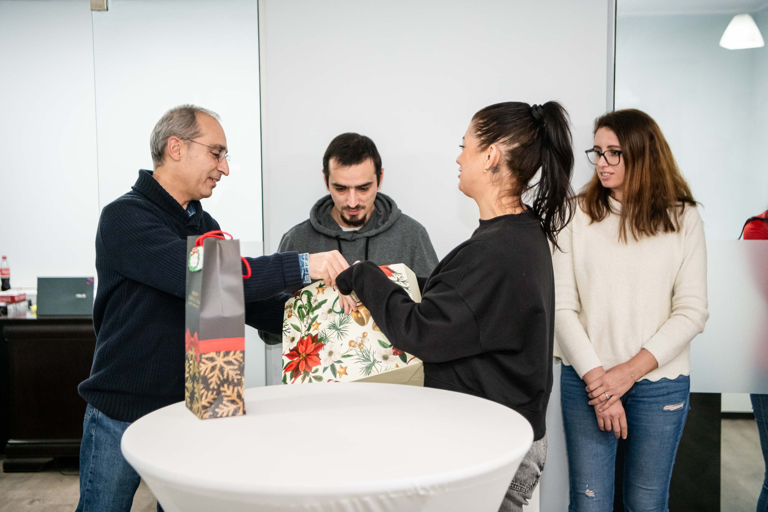 Petreceri corporate. Mugurel anghel
