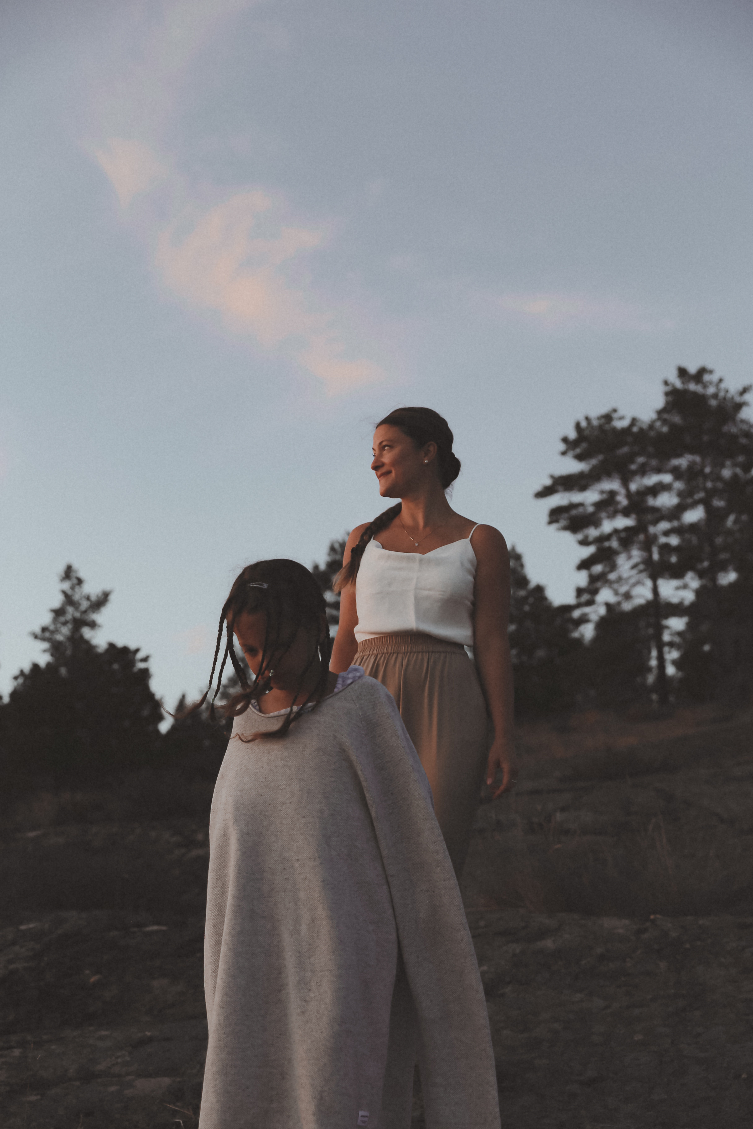 VALERIA & MARIA. MAIN