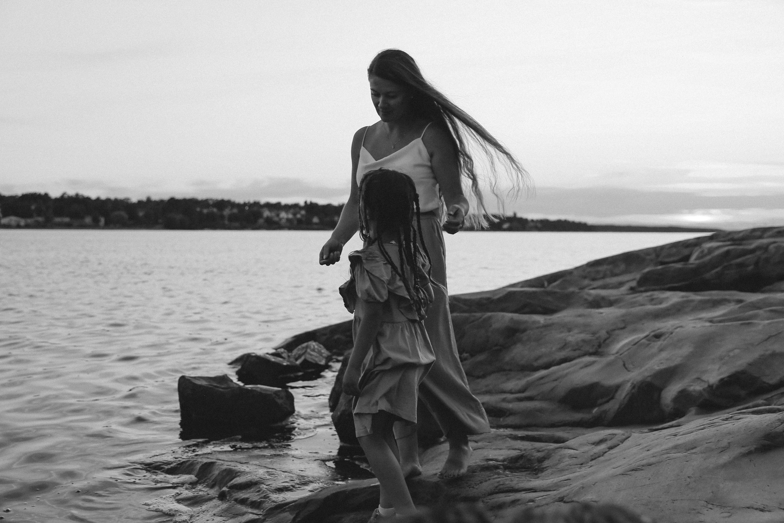 VALERIA & MARIA. MAIN