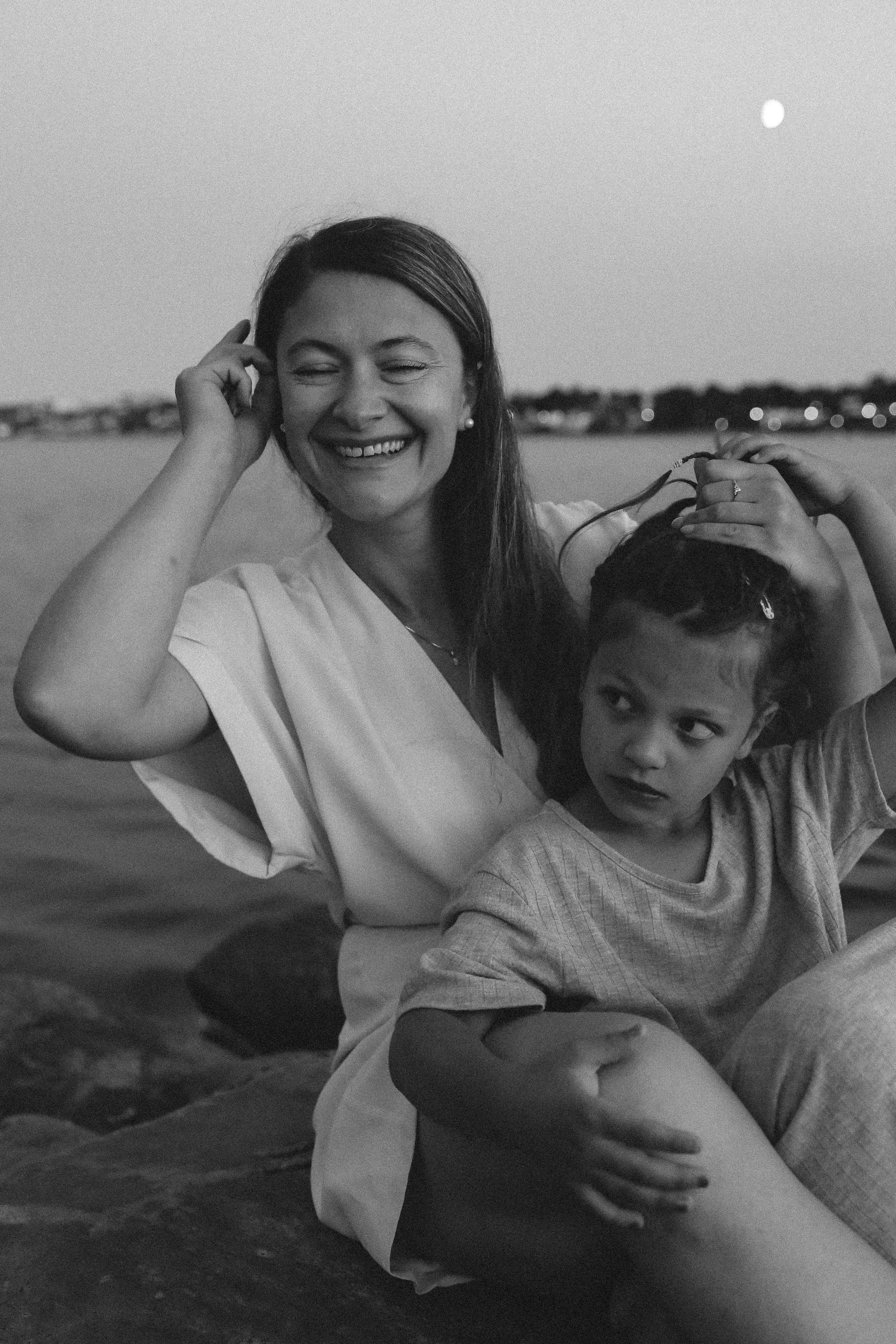 VALERIA & MARIA. MAIN