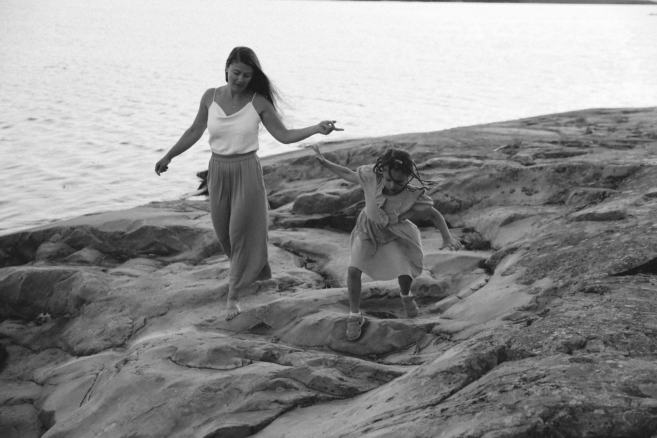 VALERIA & MARIA. MAIN